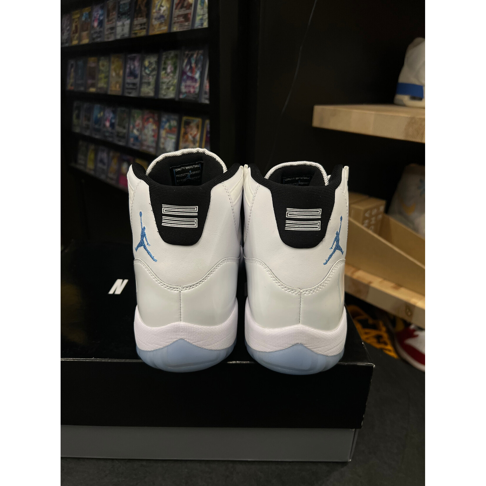Jordan Jordan 11 Retro Legend Blue (2024) Size 10.5, PREOWNED