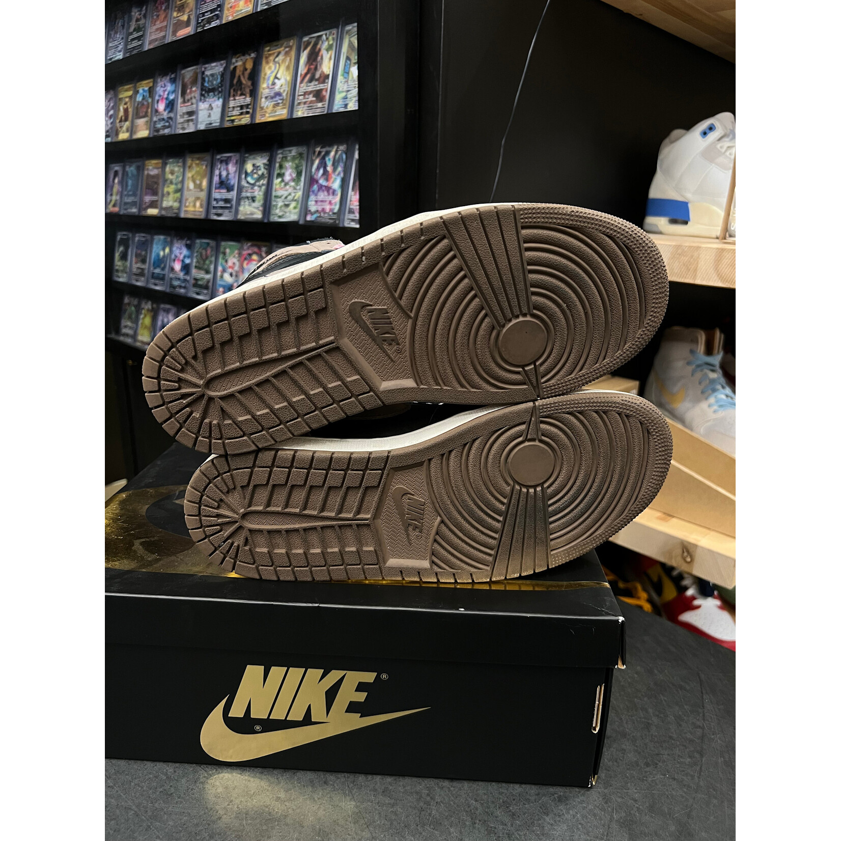 Jordan Jordan 1 Retro High OG Palomino Size 9.5, PREOWNED