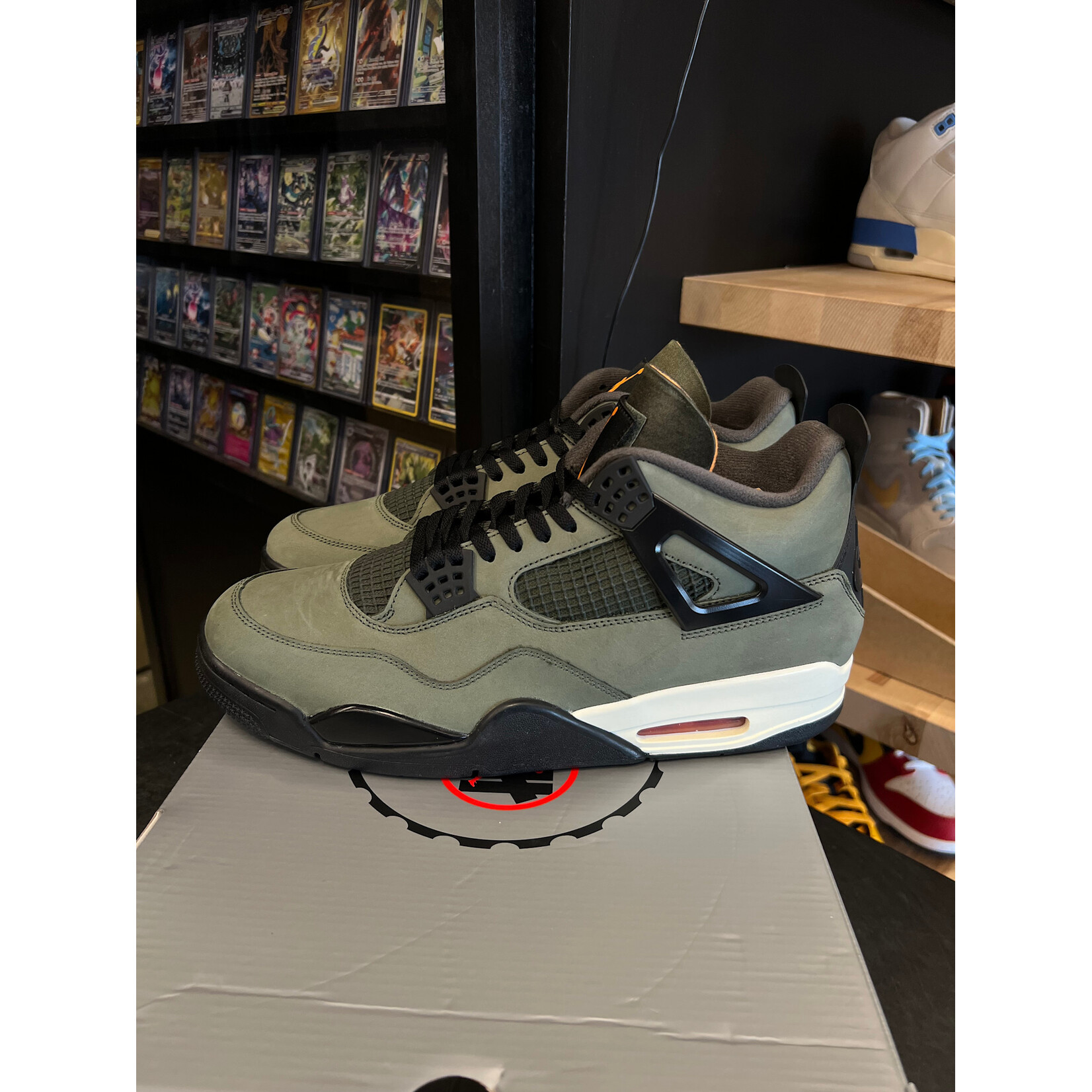 Jordan Jordan 4 Retro OG SP Undefeated (2025) Size 13, PREOWNED PADS CREASED