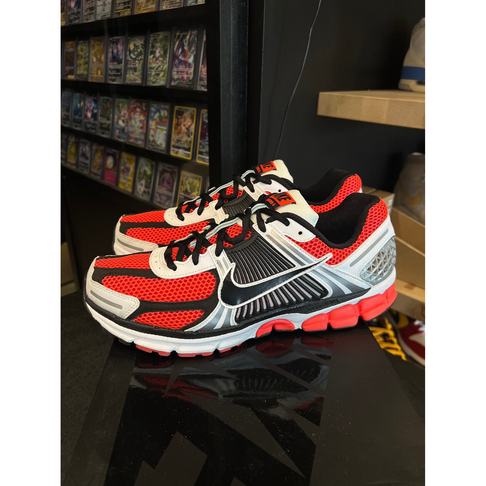 Nike Nike Zoom Vomero 5 Bright Crimson Size 10.5, PREOWNED