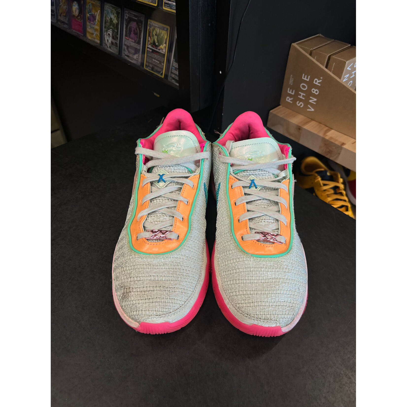 Nike Nike LeBron 20 Time Machine Size 10, PREOWNED