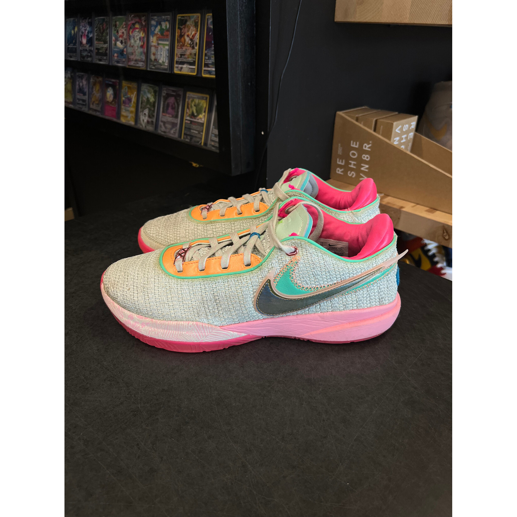 Nike Nike LeBron 20 Time Machine Size 10, PREOWNED