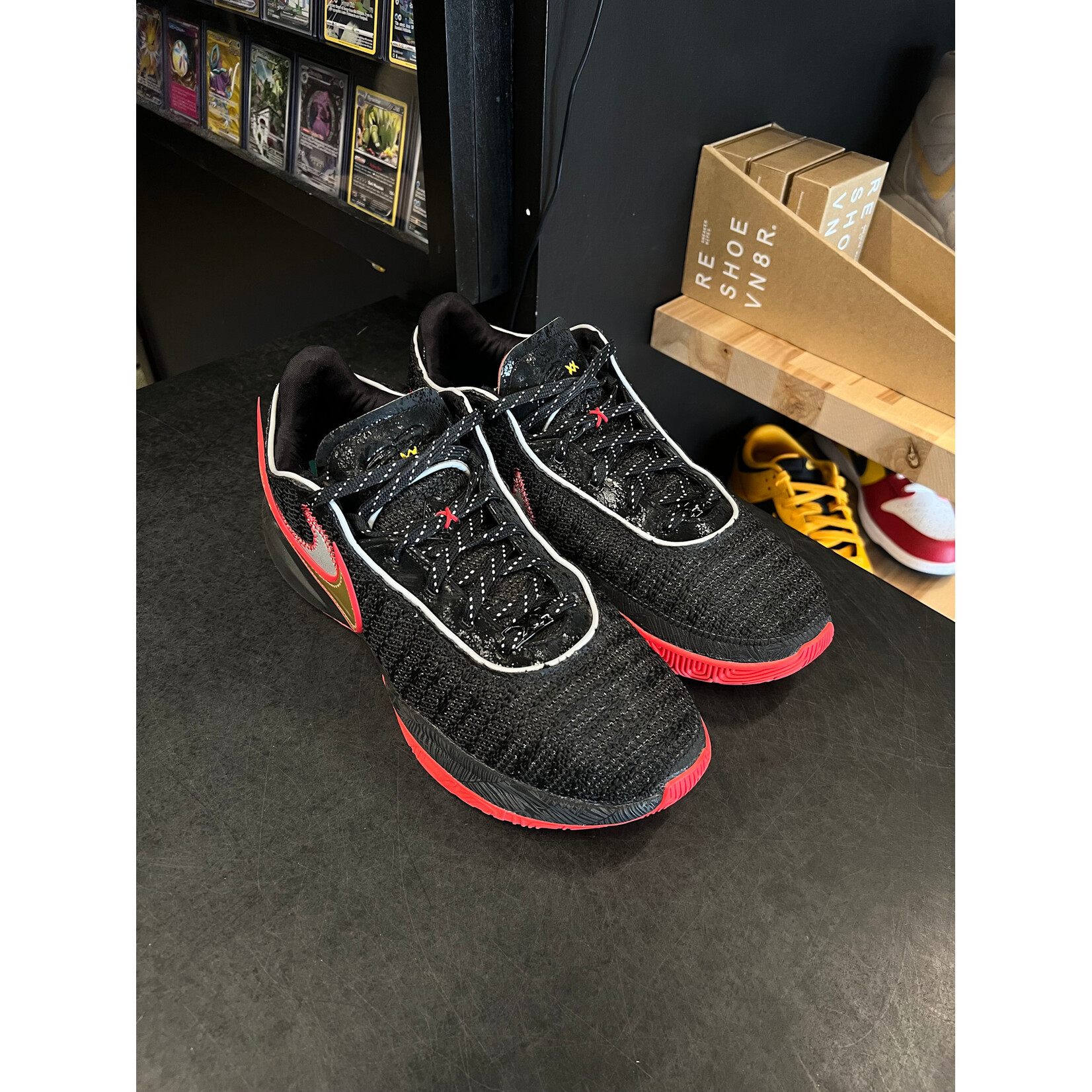 Nike Nike LeBron 20 Miami Heat Size 10.5, PREOWNED