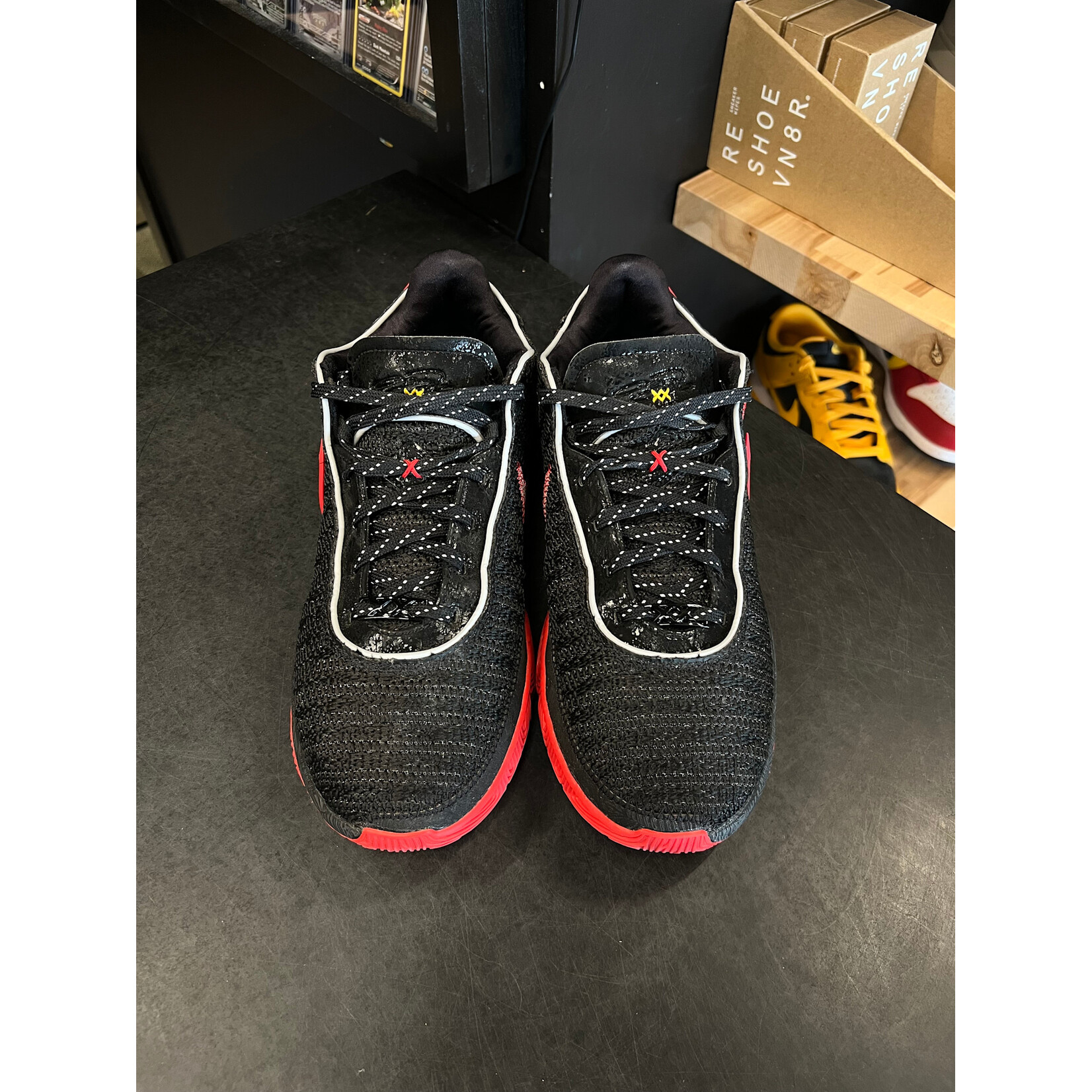 Nike Nike LeBron 20 Miami Heat Size 10.5, PREOWNED