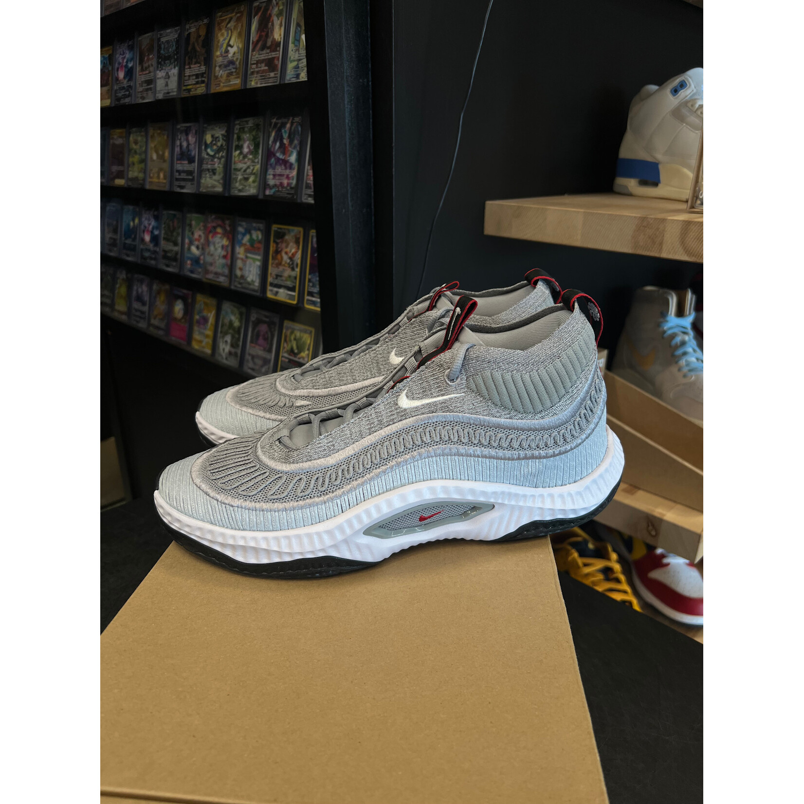 Nike Nike Cosmic Unity 3 Silver Bullet Size 10.5, PREOWNED