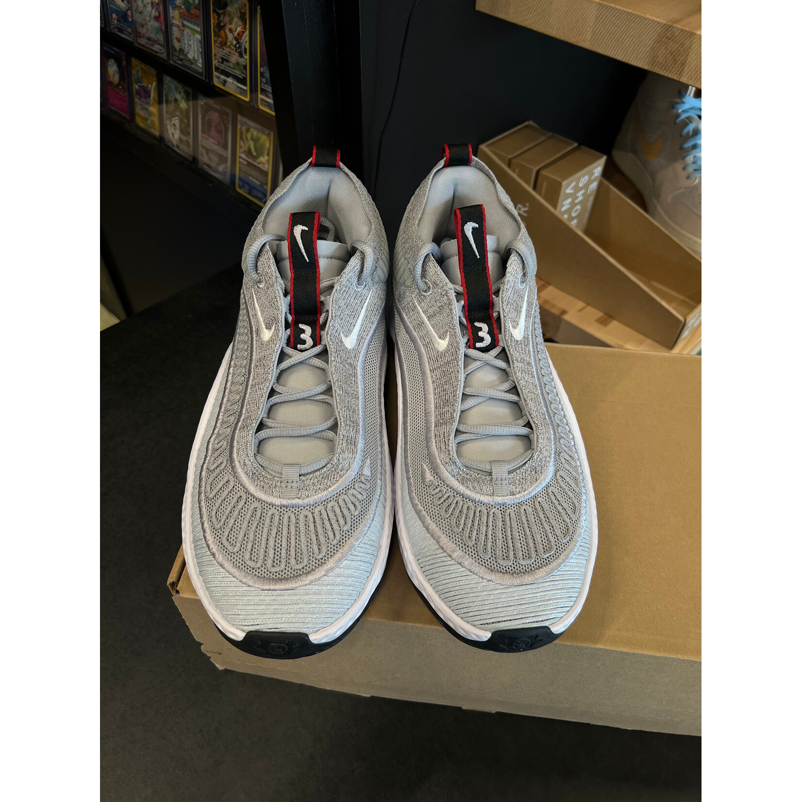 Nike Nike Cosmic Unity 3 Silver Bullet Size 10.5, PREOWNED