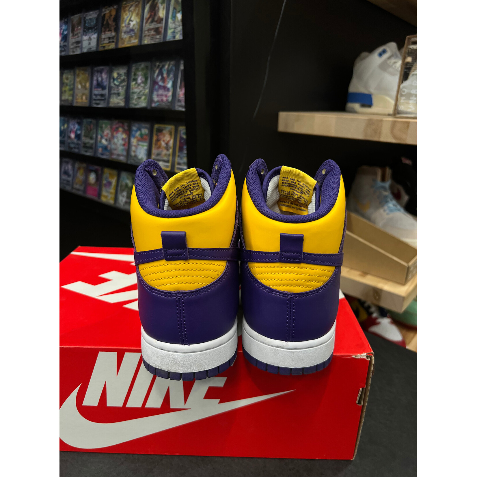 Nike Nike Dunk High Lakers Size 10, PREOWNED