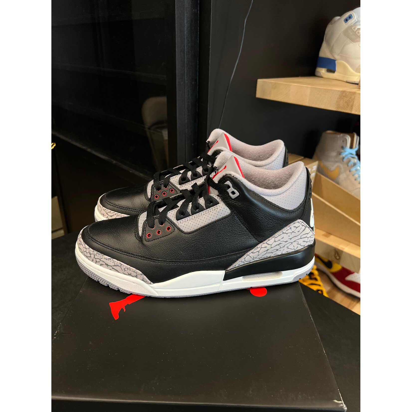 Jordan Jordan 3 Retro OG Black Cement (2024) Size 9, PREOWNED