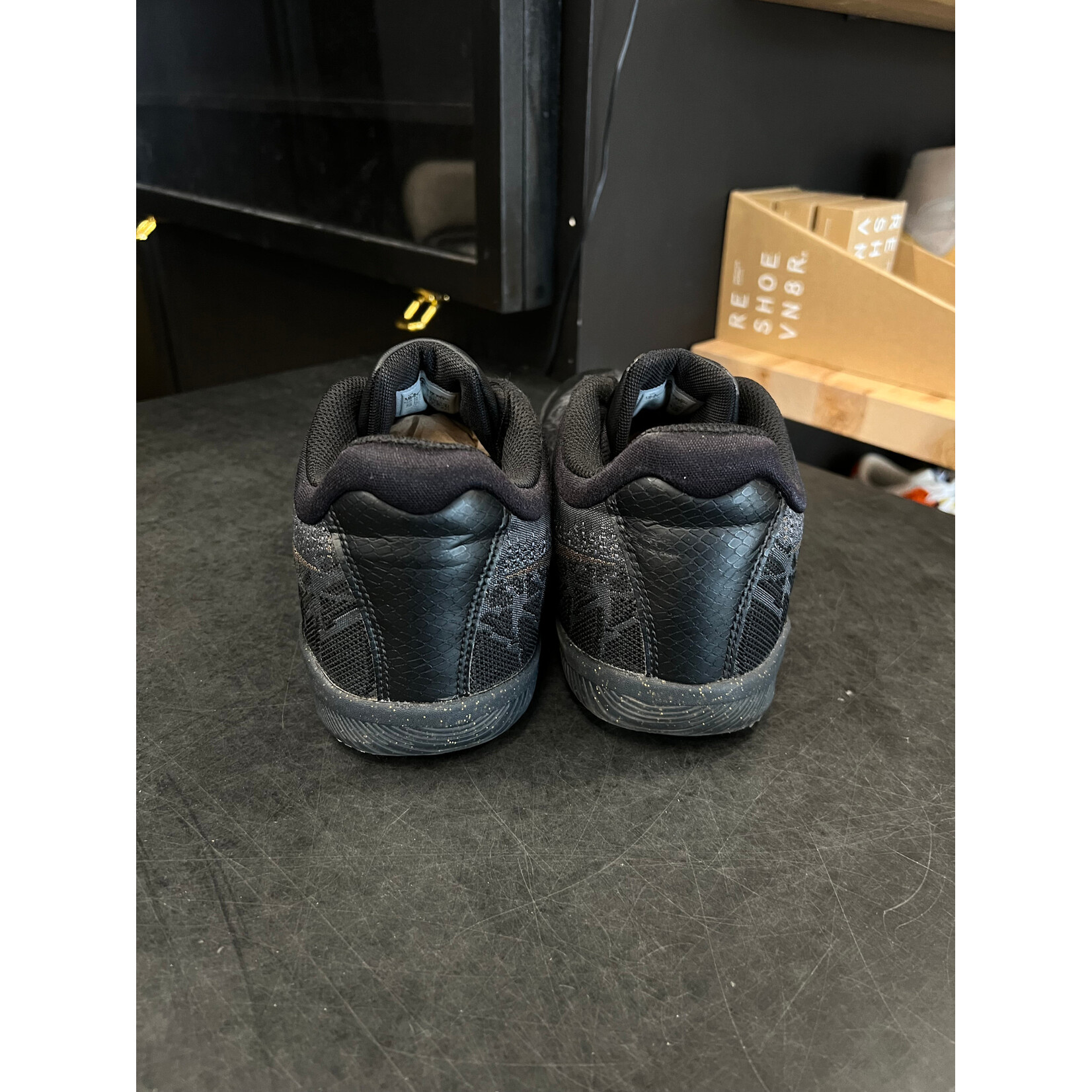 Nike Nike Mamba Rage Gold Stars Size 10.5, PREOWNED