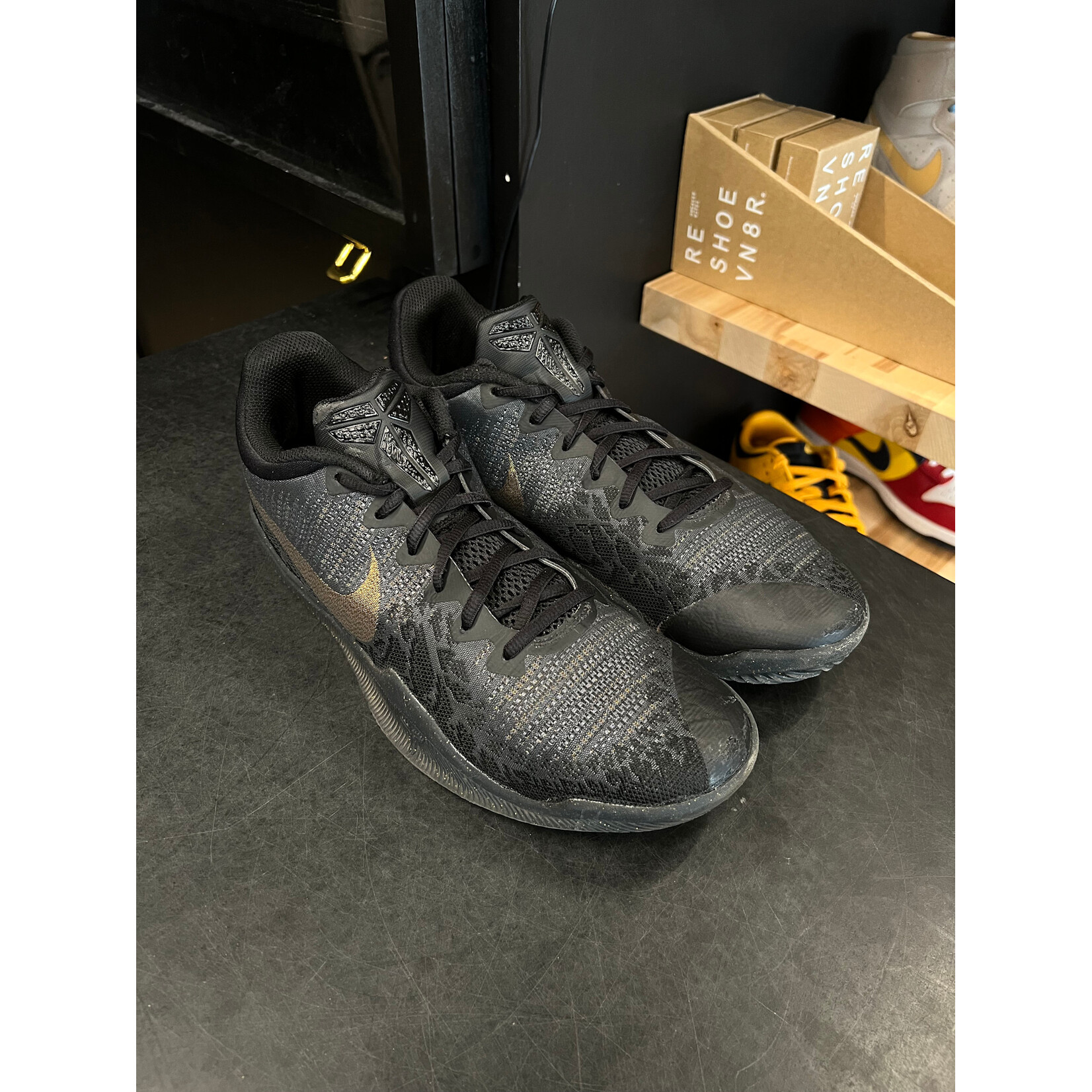 Nike Nike Mamba Rage Gold Stars Size 10.5, PREOWNED