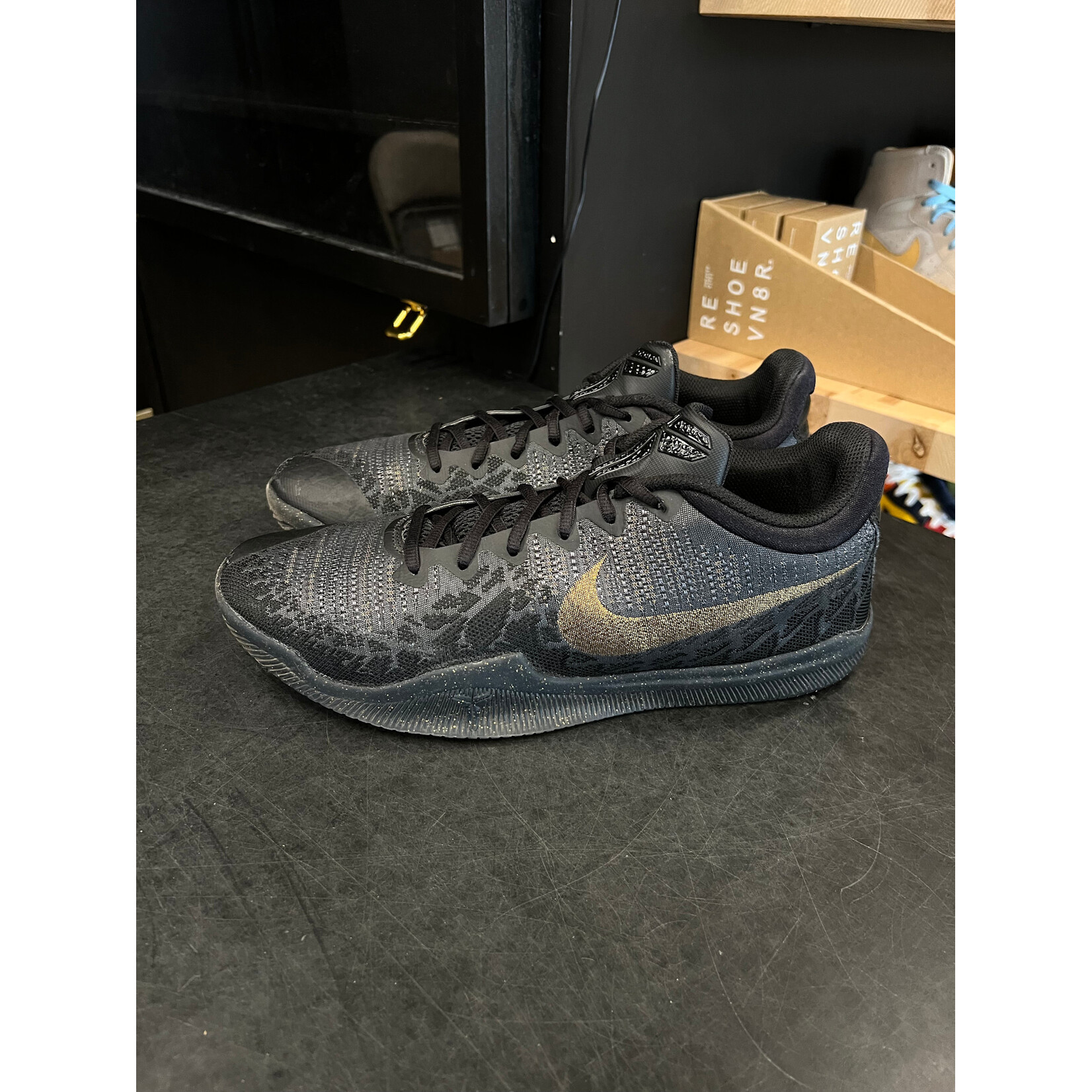 Nike Nike Mamba Rage Gold Stars Size 10.5, PREOWNED