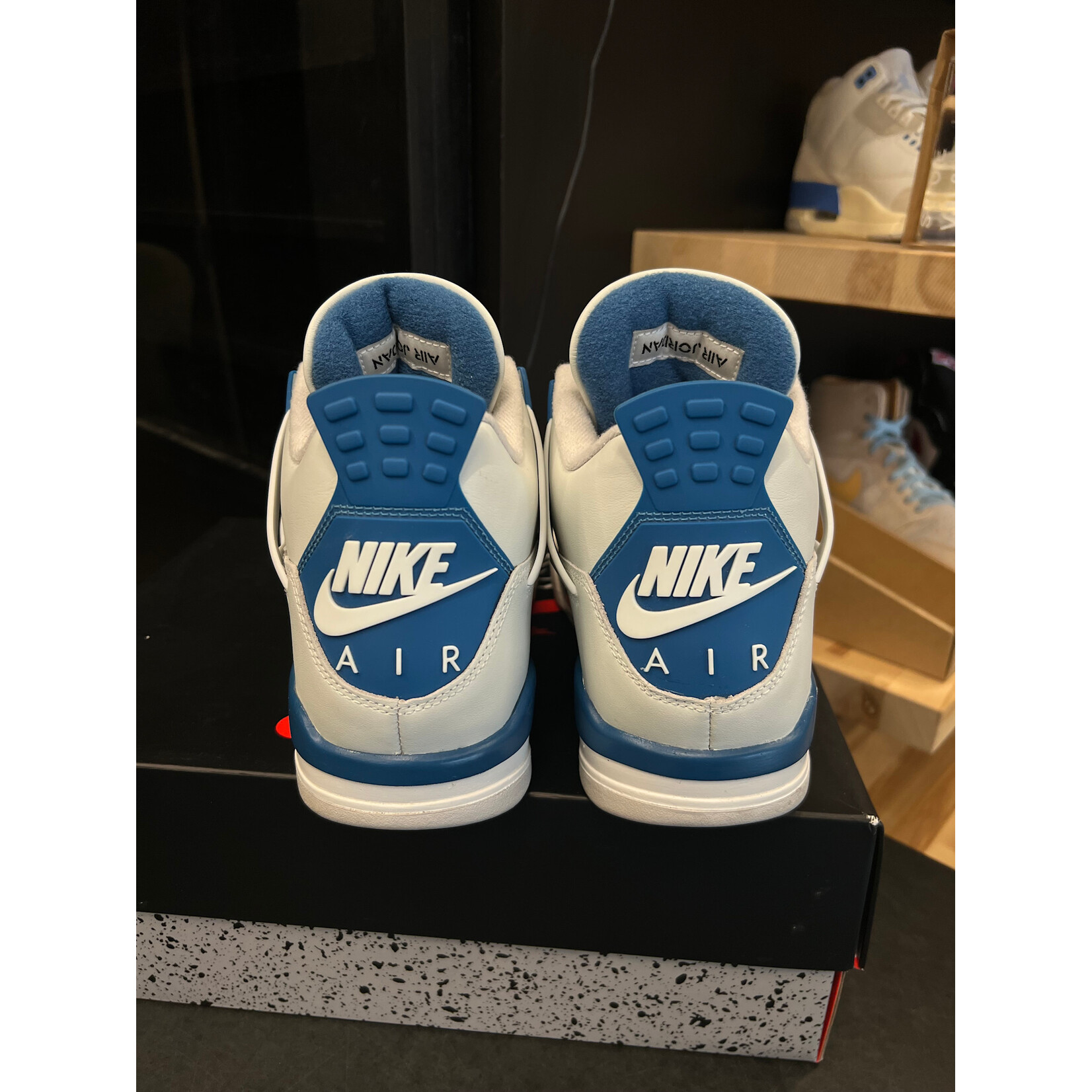 Jordan Jordan 4 Retro Military Blue (2024) Size 11, PREOWNED