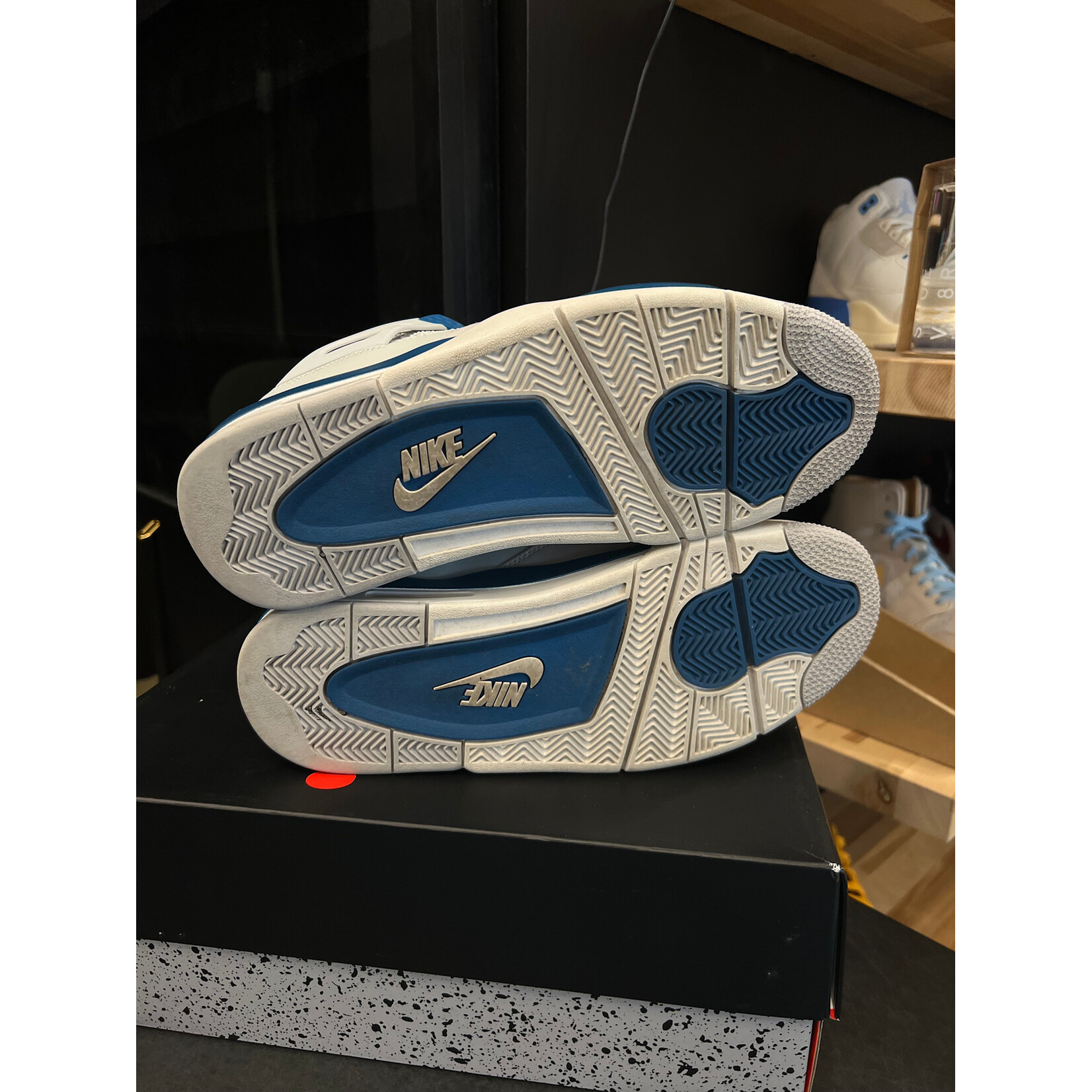 Jordan Jordan 4 Retro Military Blue (2024) Size 11, PREOWNED