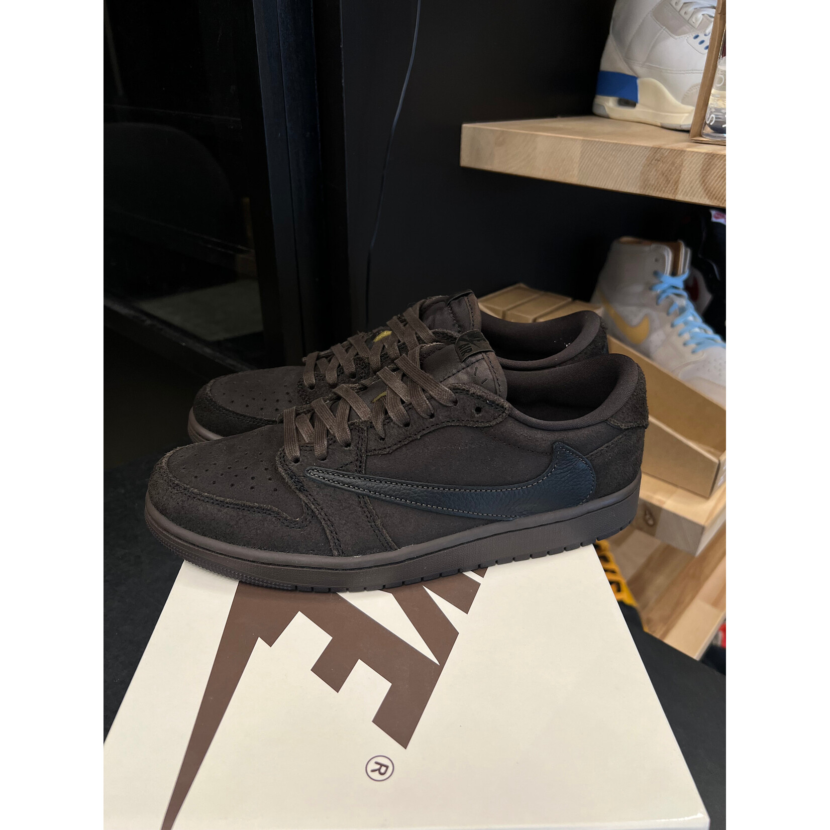 Jordan Jordan 1 Retro Low OG SP Travis Scott Velvet Brown Size 9, PREOWNED