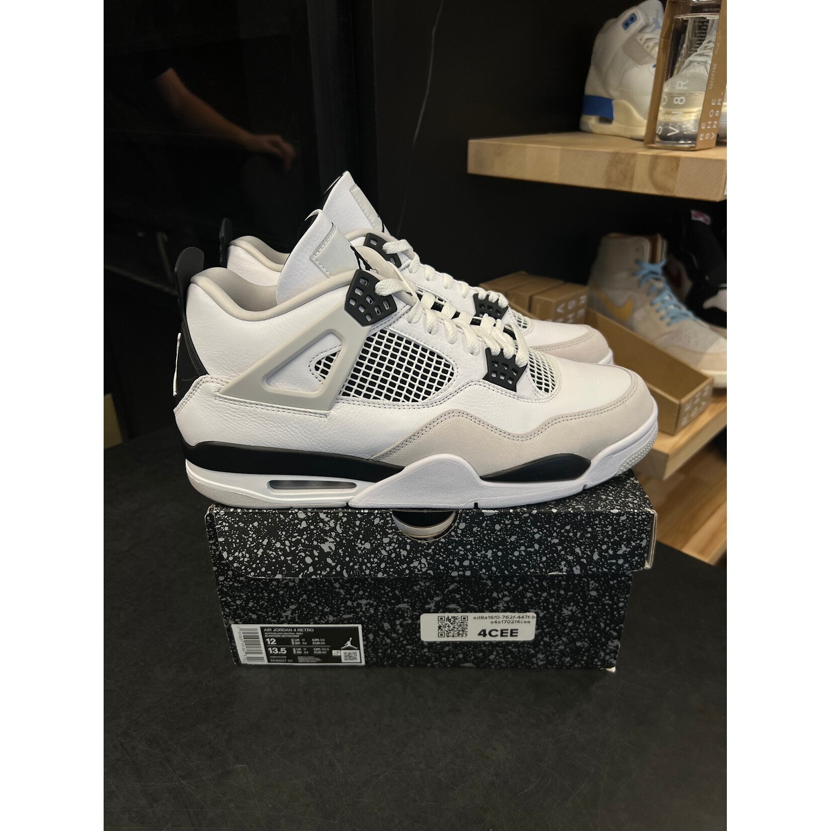 Jordan Jordan 4 Retro Military Black Size 12, PREOWNED