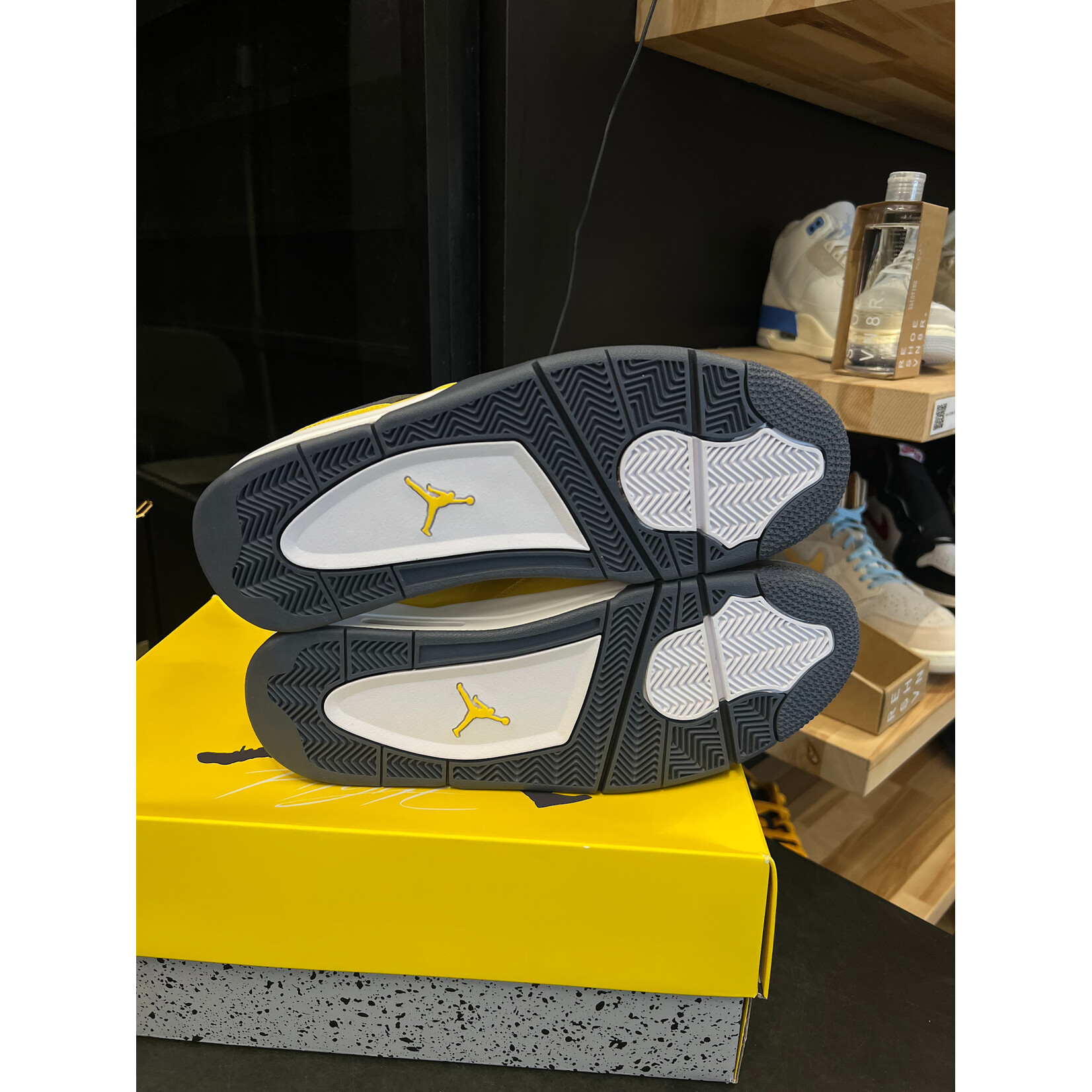 Jordan Jordan 4 Retro Lightning (2021) Size 12, PREOWNED TRIED ON