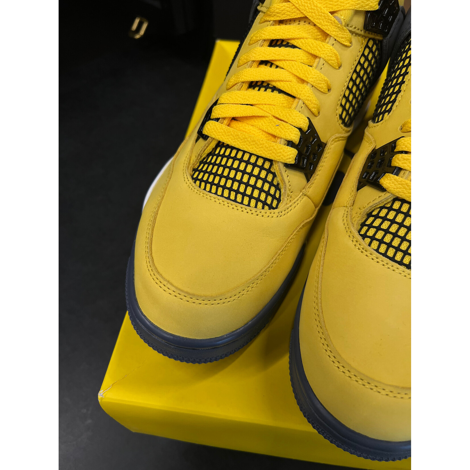 Jordan Jordan 4 Retro Lightning (2021) Size 12, PREOWNED TRIED ON