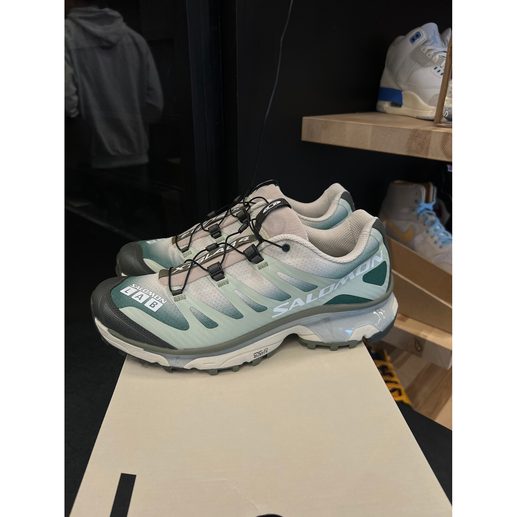 Salomon Salomon XT-4 OG Notre Size 9.5, PREOWNED