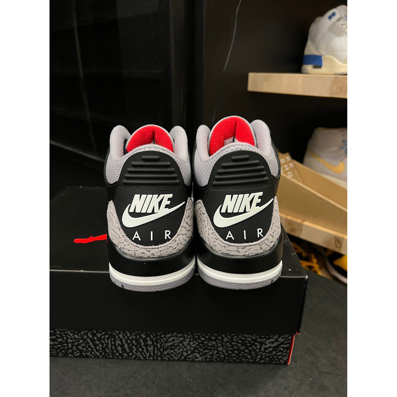 Jordan Jordan 3 Retro OG Black Cement (2024) Size 9, PREOWNED