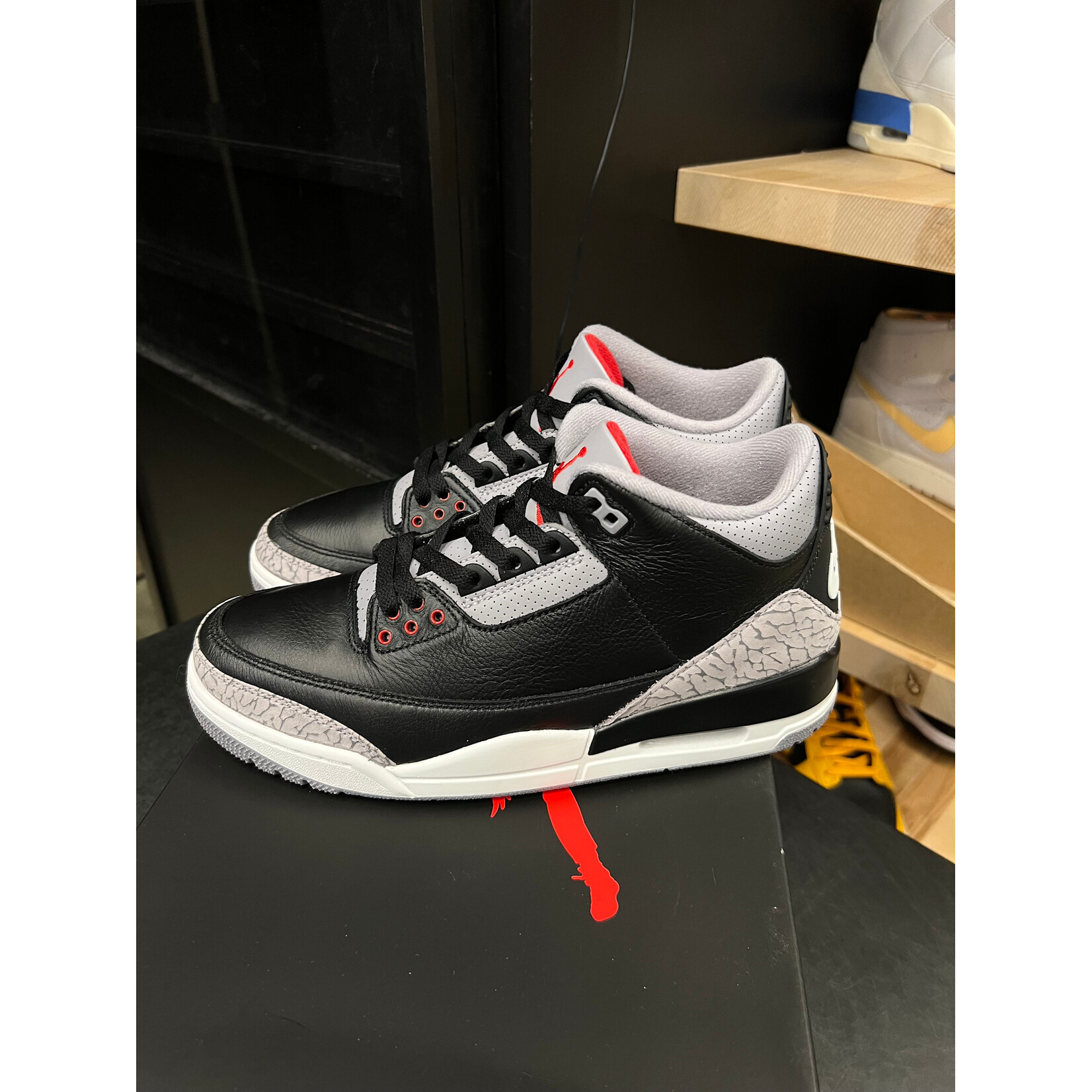 Jordan Jordan 3 Retro OG Black Cement (2024) Size 9, PREOWNED