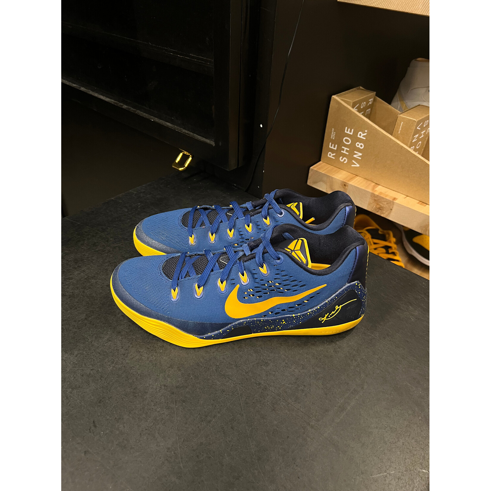 Nike Nike Kobe 9 EM Gym Blue University Gold Size 8.5, PREOWNED