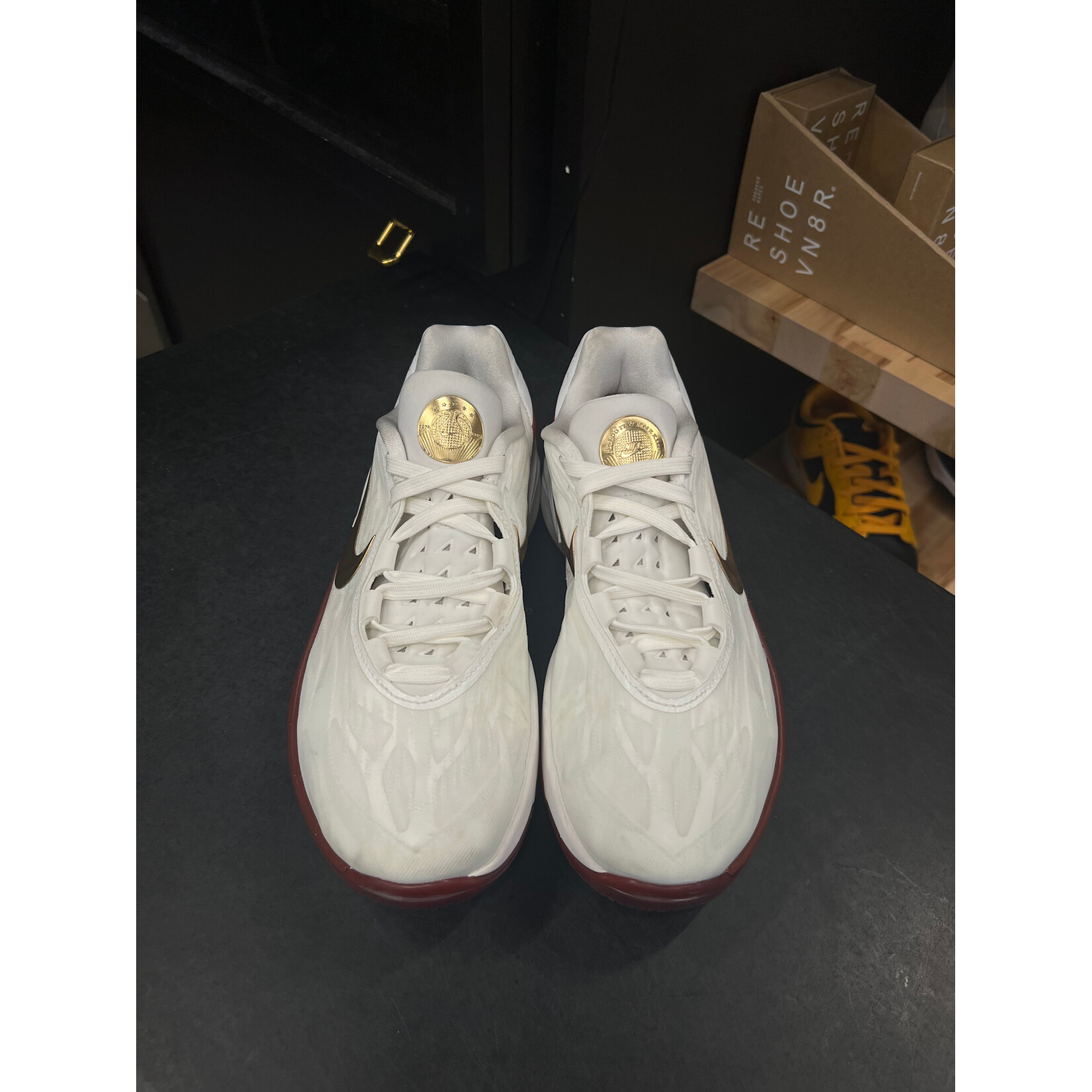 Nike Nike Zoom GT Cut 2 Sisterhood (Women's) Size 10W, PREOWNED