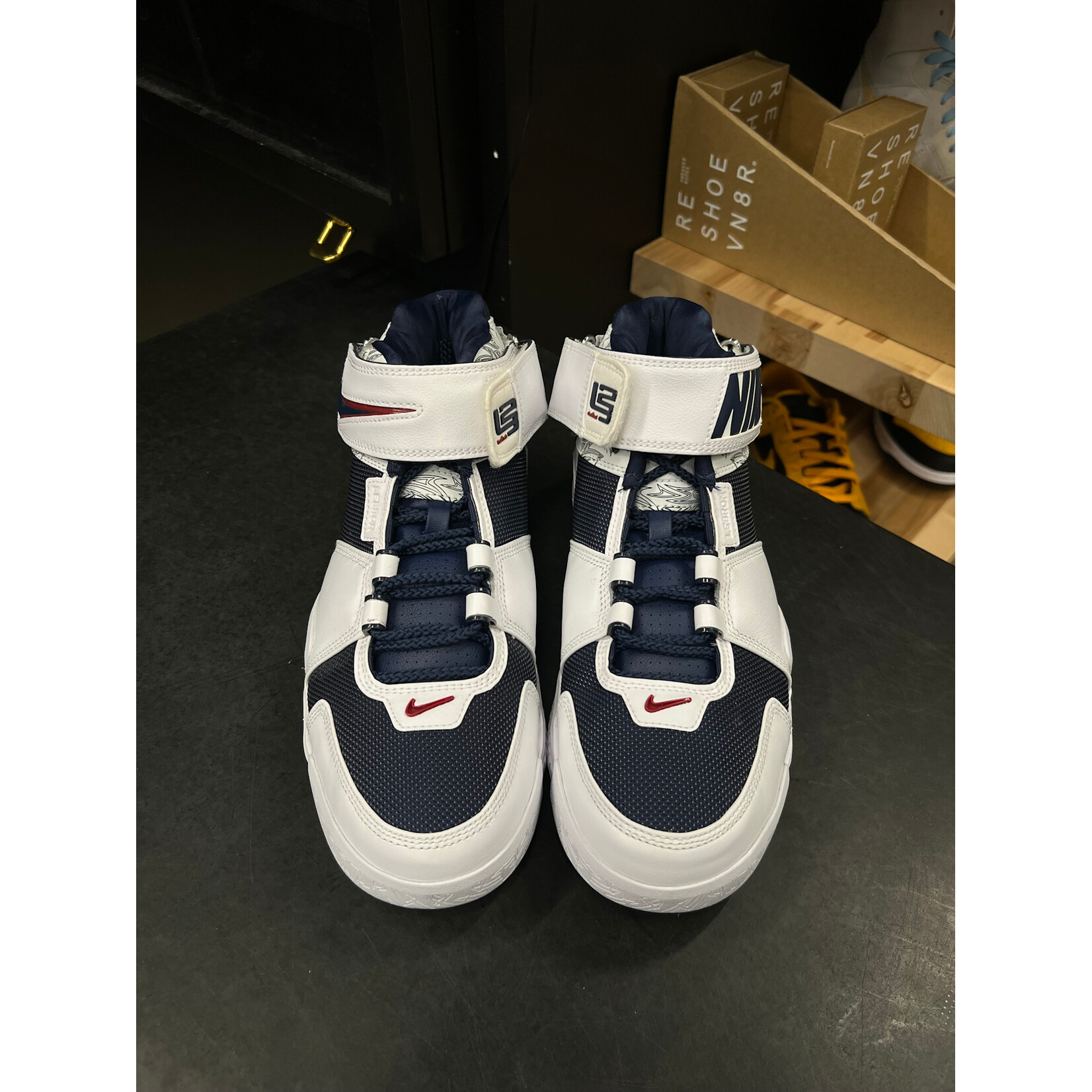 Nike Nike LeBron Zoom 2 Midnight Navy (2022) Size 8.5, PREOWNED