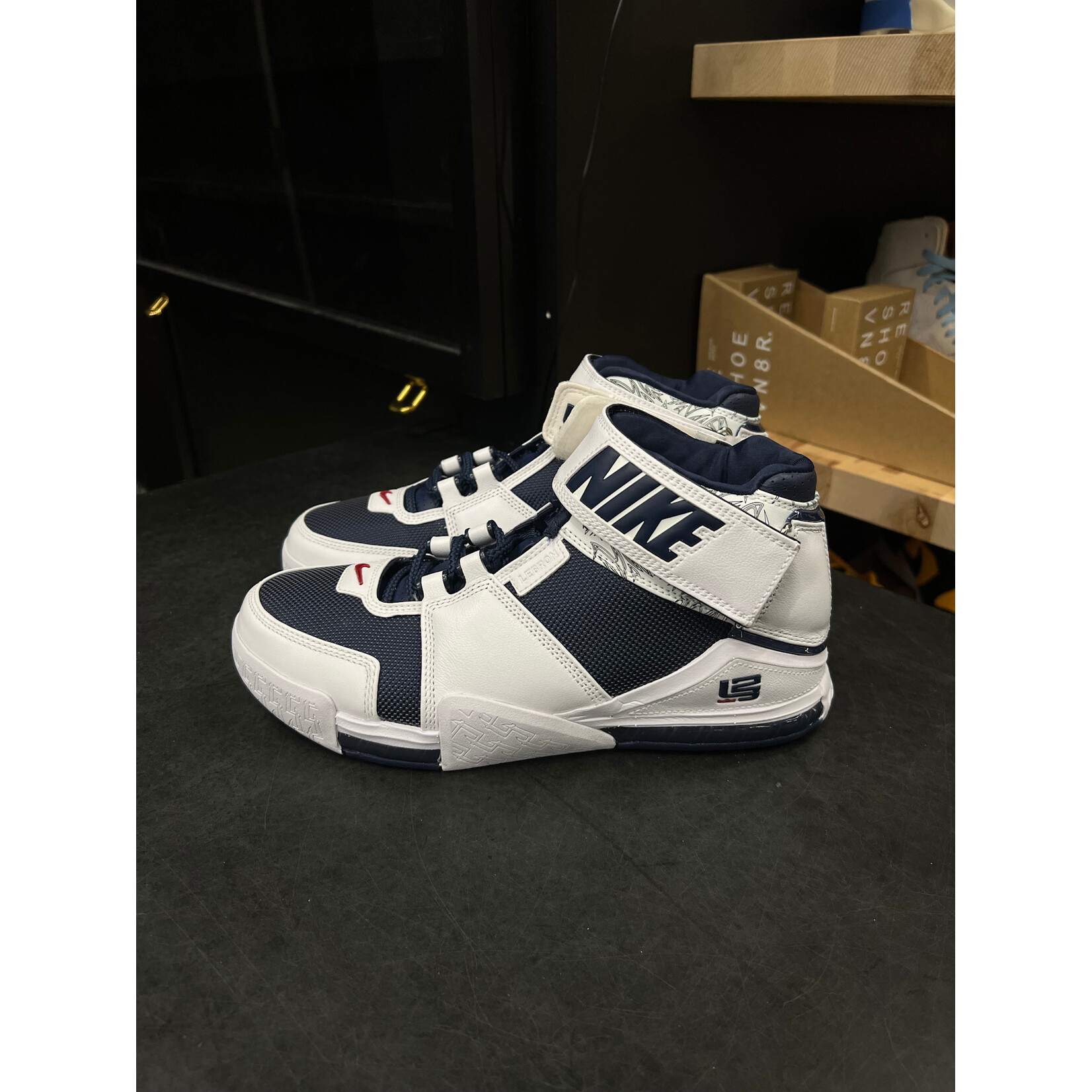 Nike Nike LeBron Zoom 2 Midnight Navy (2022) Size 8.5, PREOWNED