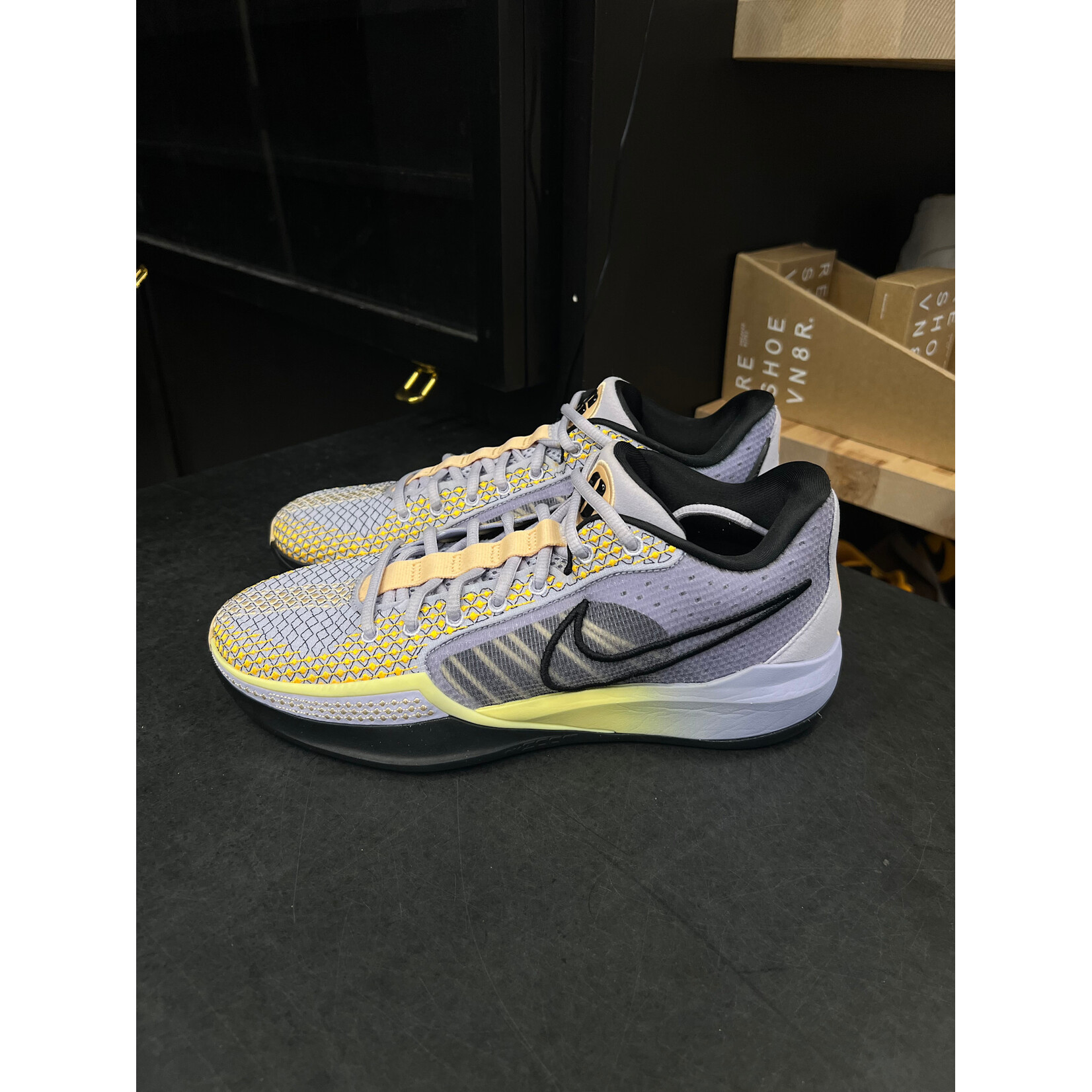 Nike Nike Sabrina 1 Spark (Women's) Size 10W, PREOWNED