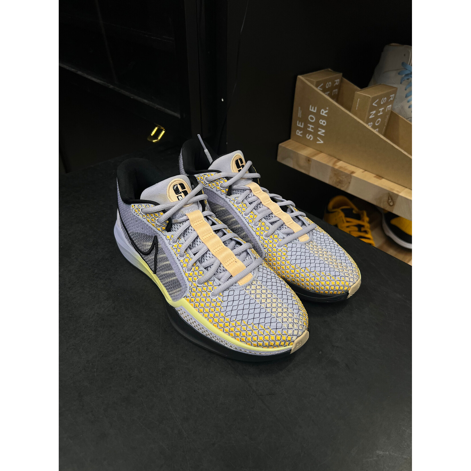 Nike Nike Sabrina 1 Spark (Women's) Size 10W, PREOWNED