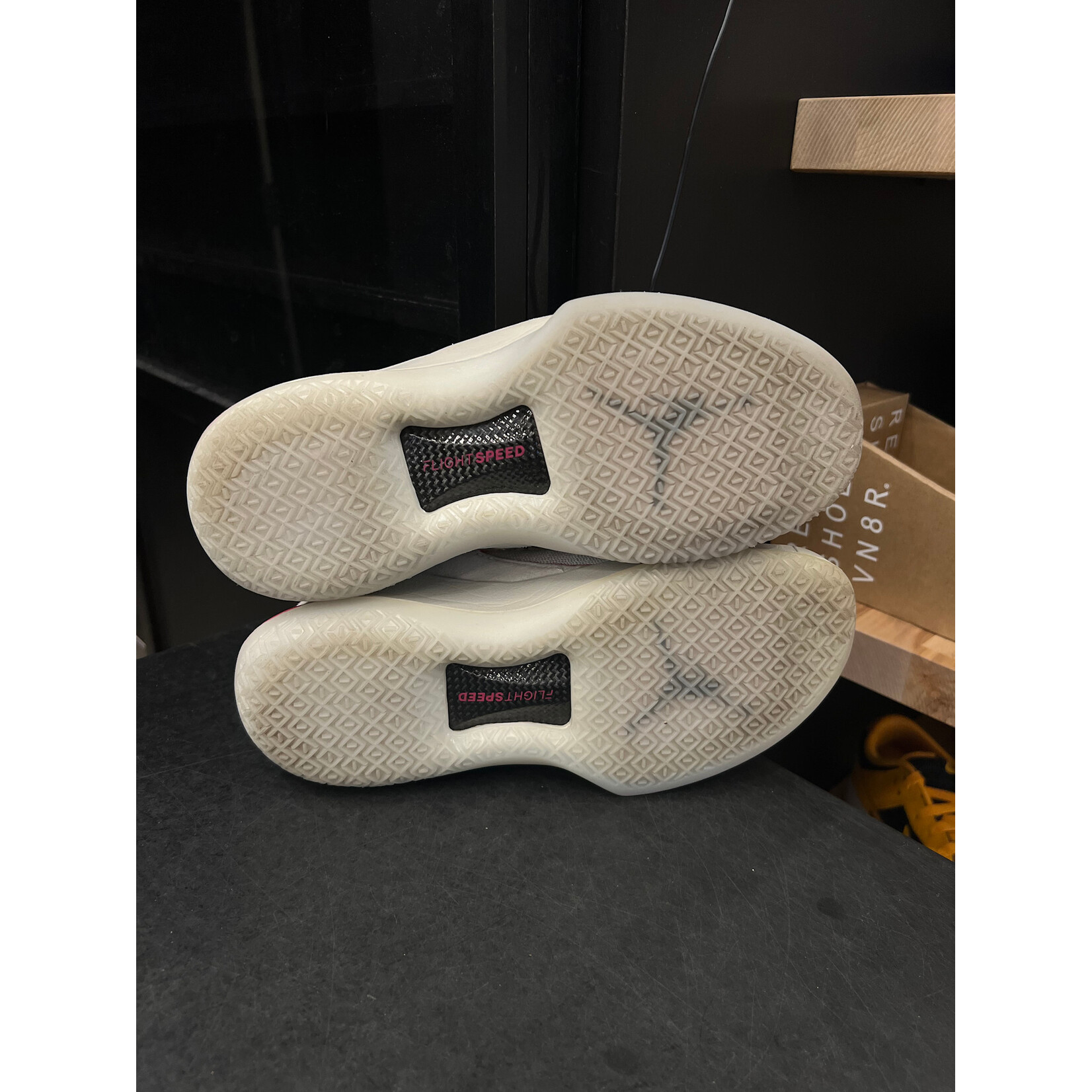 Jordan Jordan XXXII Low Gordon St. Size 8.5, PREOWNED