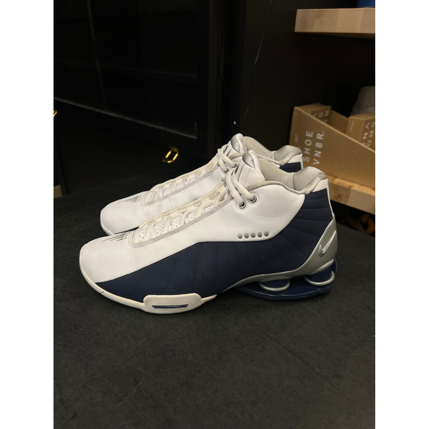 Nike Nike Shox BB4 White Silver Navy Size 8.5, PREOWNED