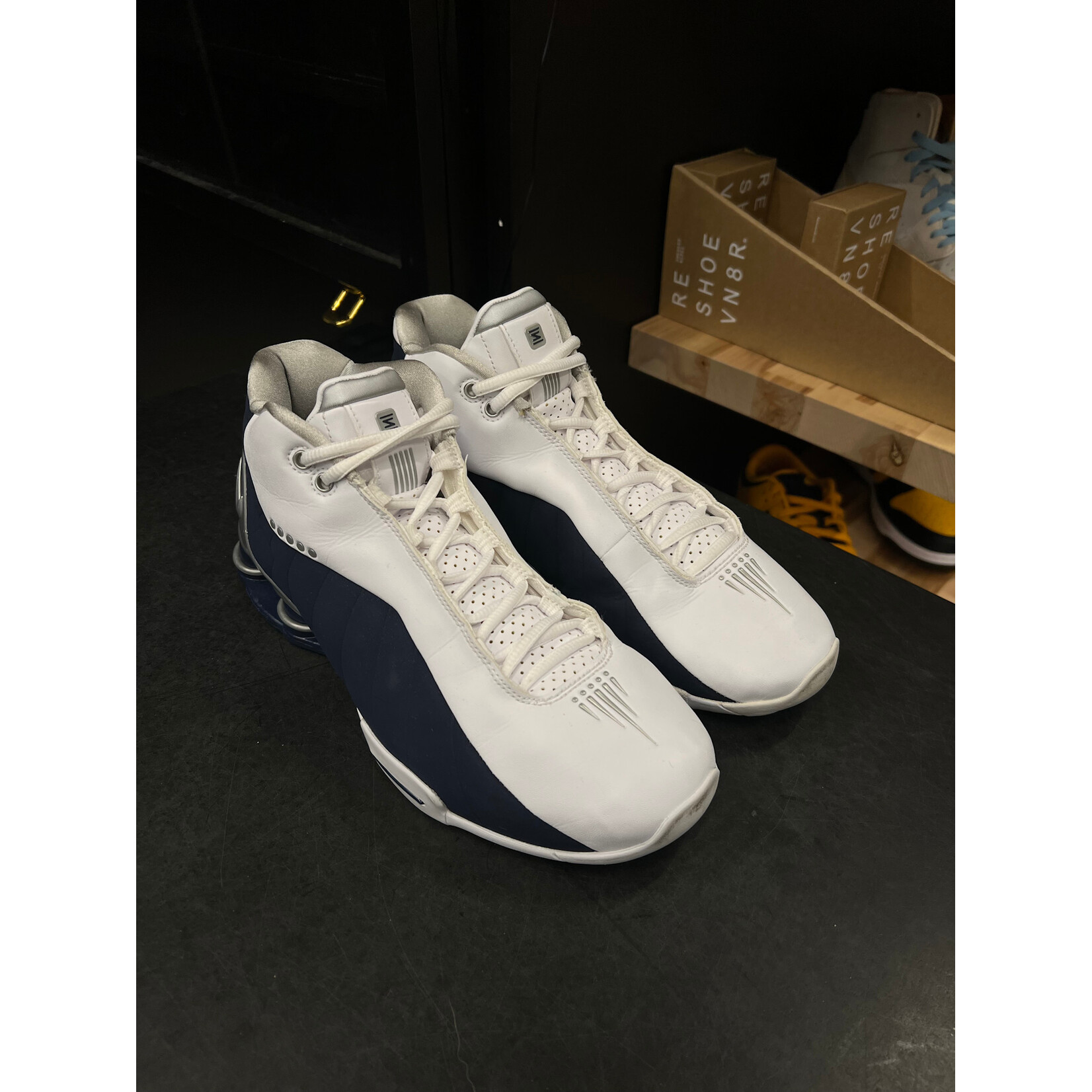 Nike Nike Shox BB4 White Silver Navy Size 8.5, PREOWNED