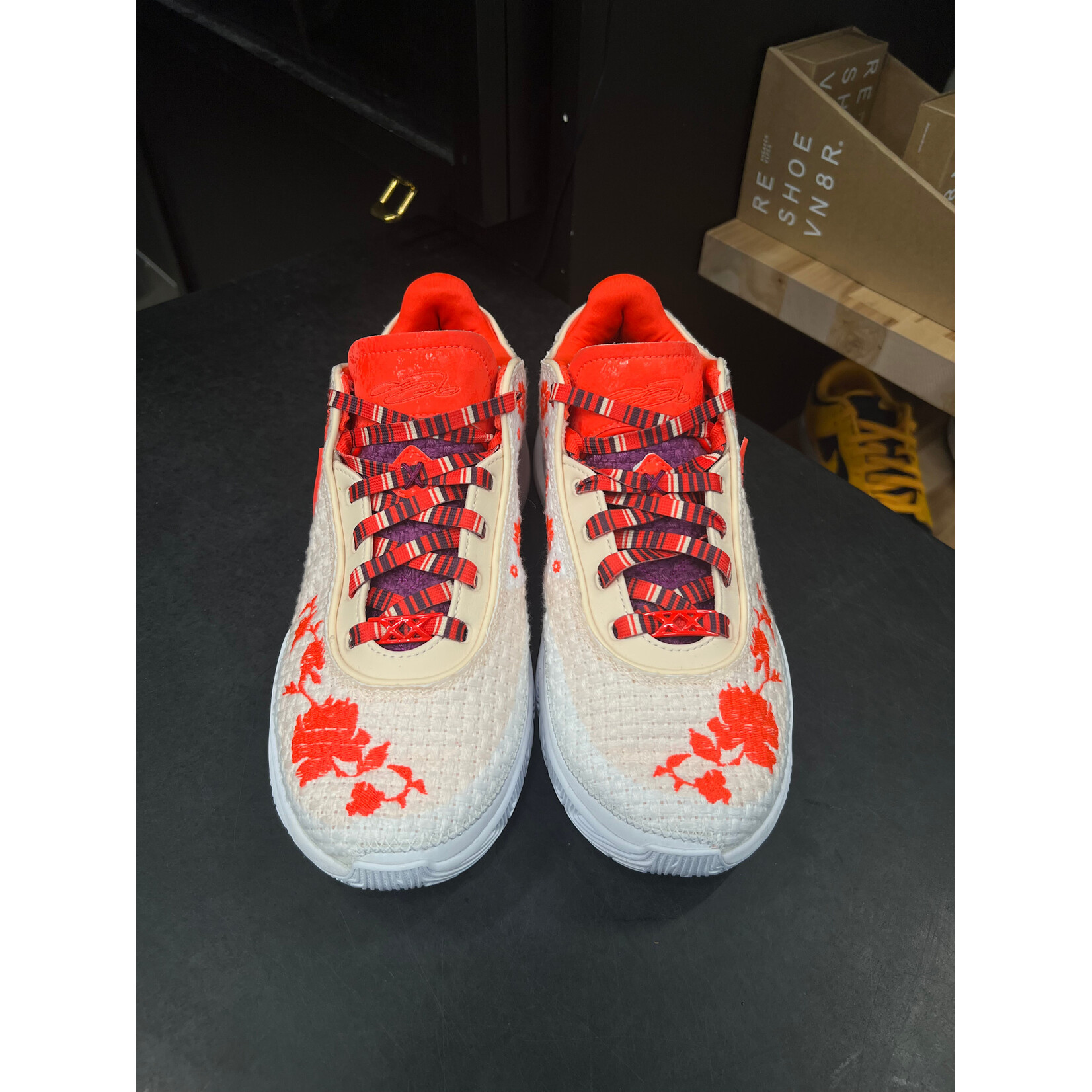 Nike Nike LeBron 20 PRM Mimi Plange Ceremony Size 8.5, PREOWNED