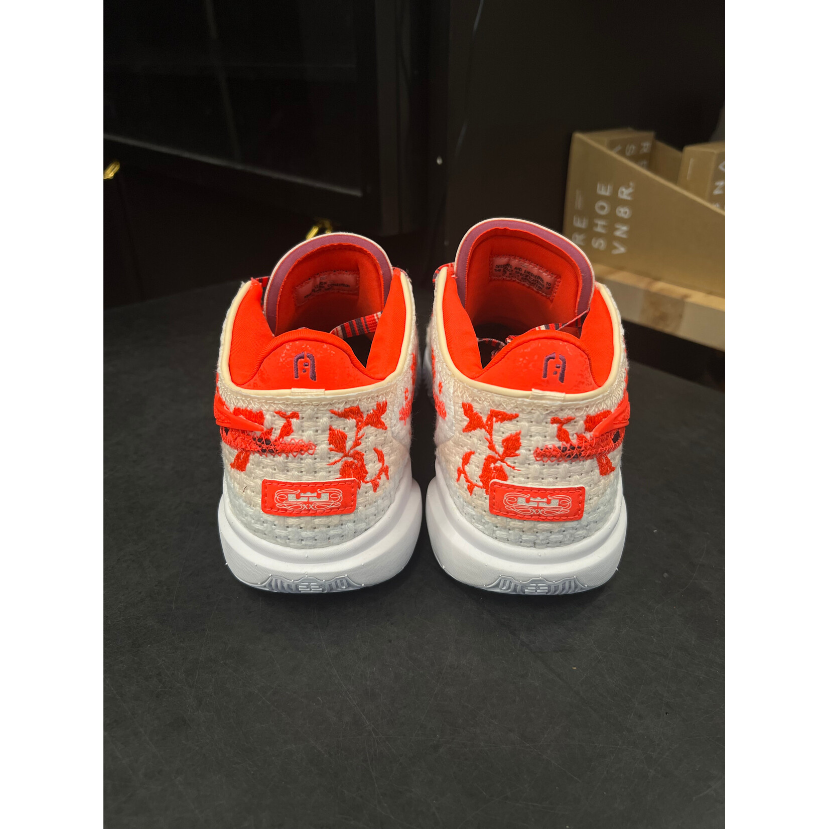 Nike Nike LeBron 20 PRM Mimi Plange Ceremony Size 8.5, PREOWNED