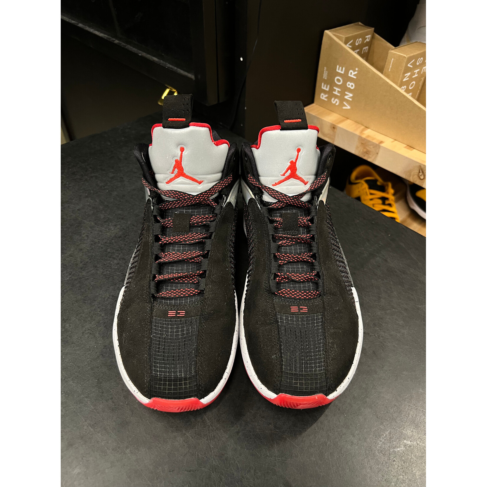 Jordan Jordan XXXV Bred Size 8.5, PREOWNED