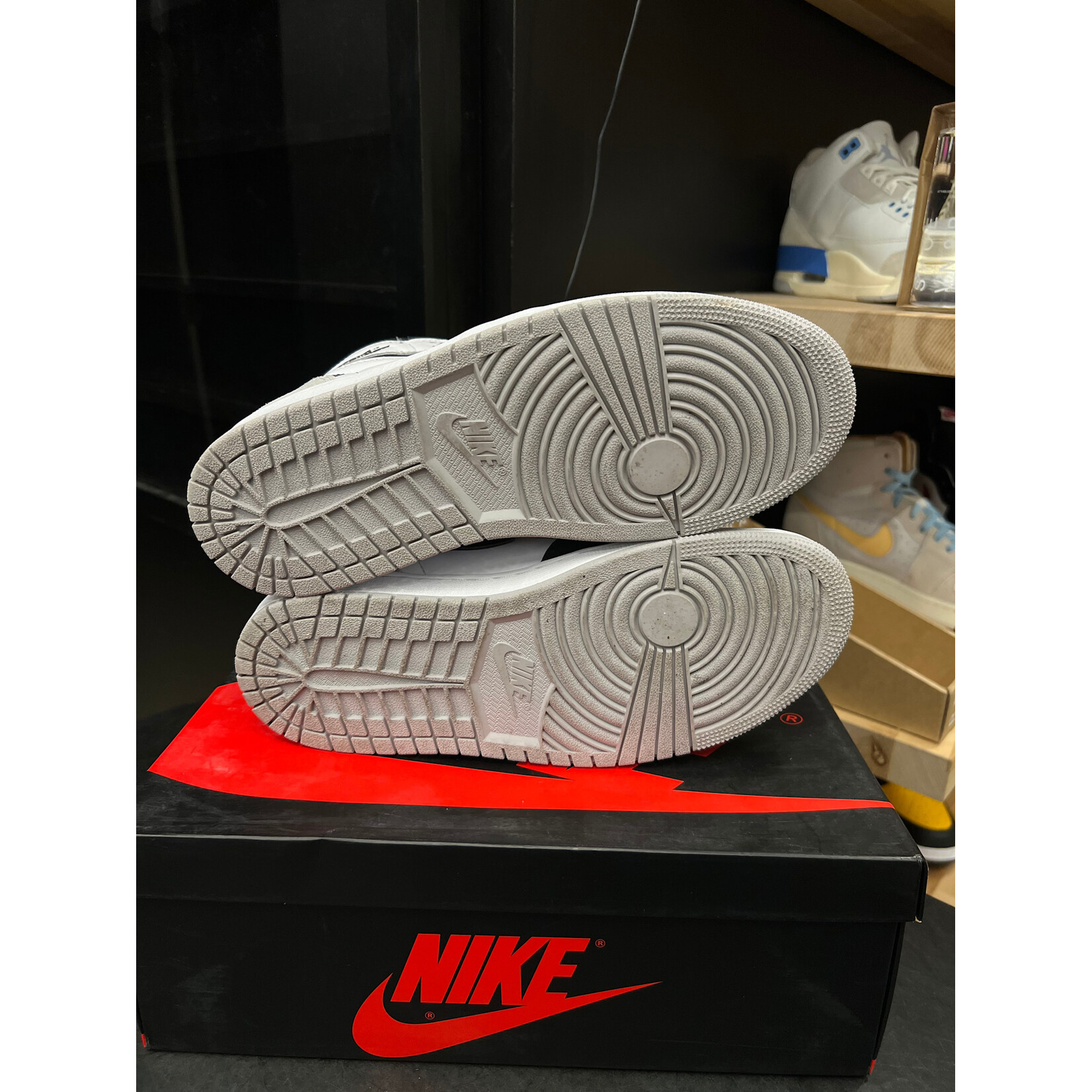 Jordan Jordan 1 Retro High OG Bleached Coral Size 8.5, PREOWNED