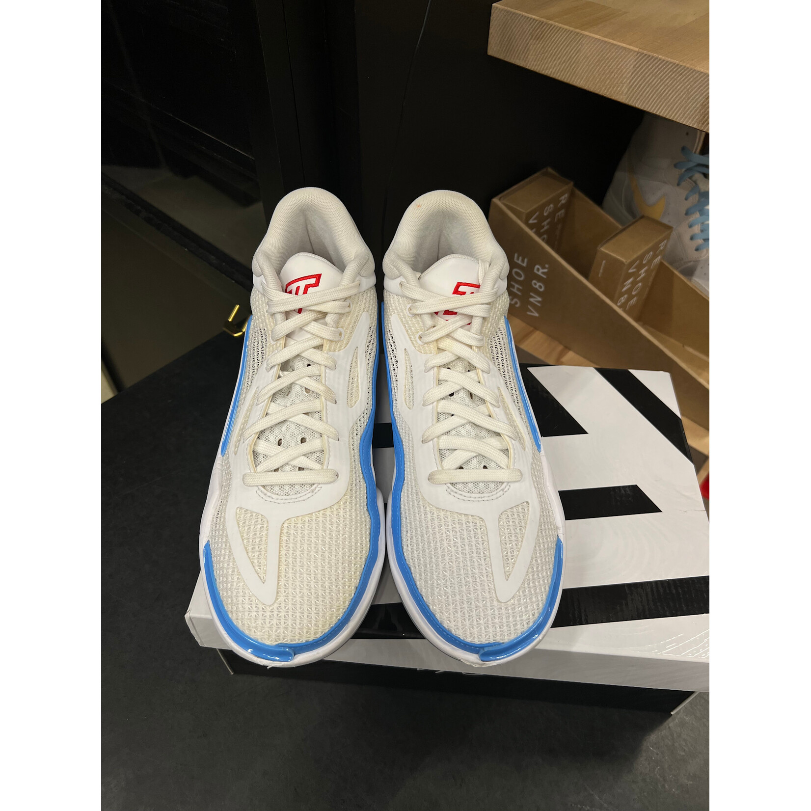 Jordan Jordan Tatum 1 Archer Ave St. Louis (Translucent White Sole) Size 8.5, PREOWNED