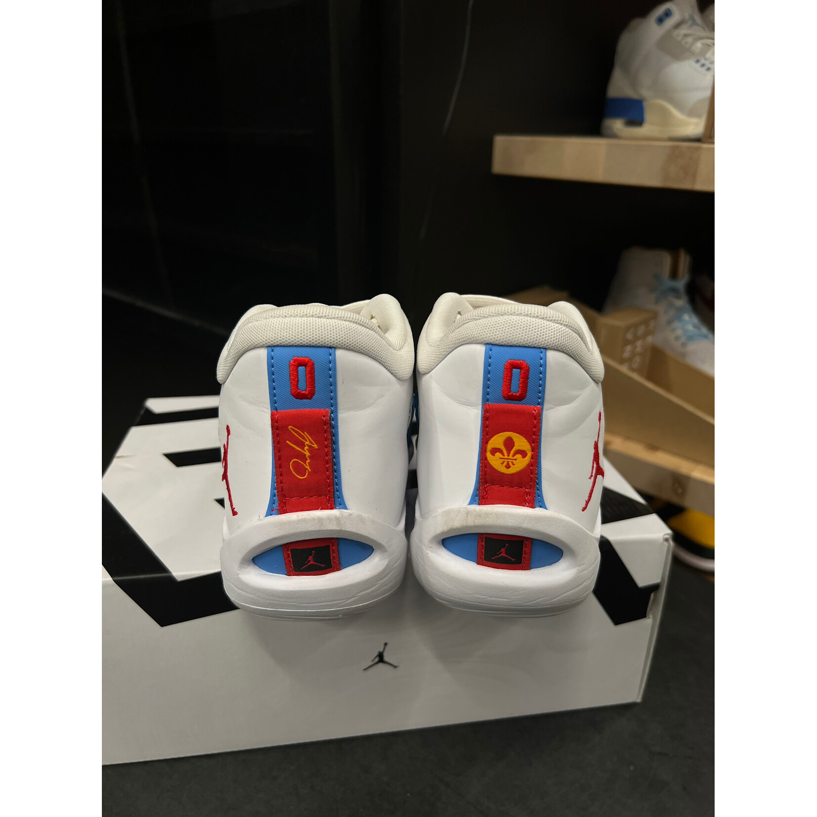 Jordan Jordan Tatum 1 Archer Ave St. Louis (Translucent White Sole) Size 8.5, PREOWNED