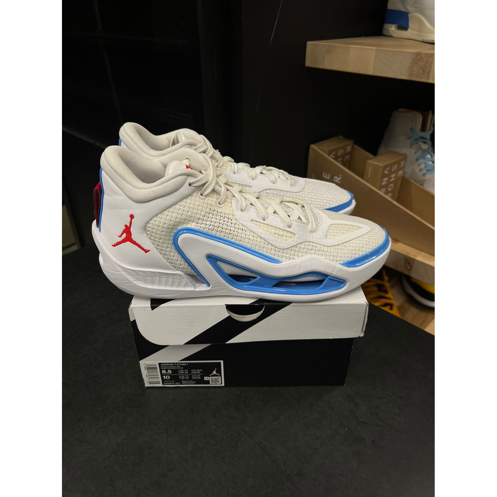 Jordan Jordan Tatum 1 Archer Ave St. Louis (Translucent White Sole) Size 8.5, PREOWNED