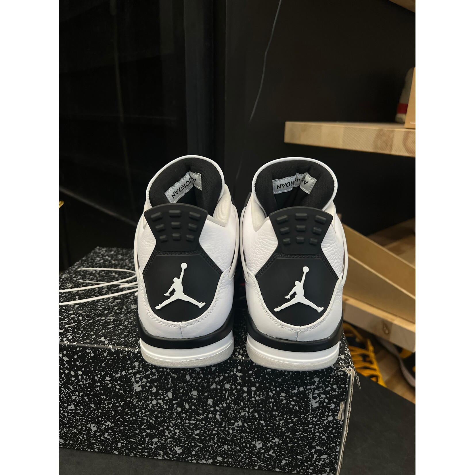 Jordan Jordan 4 Retro Military Black Size 8.5, PREOWNED