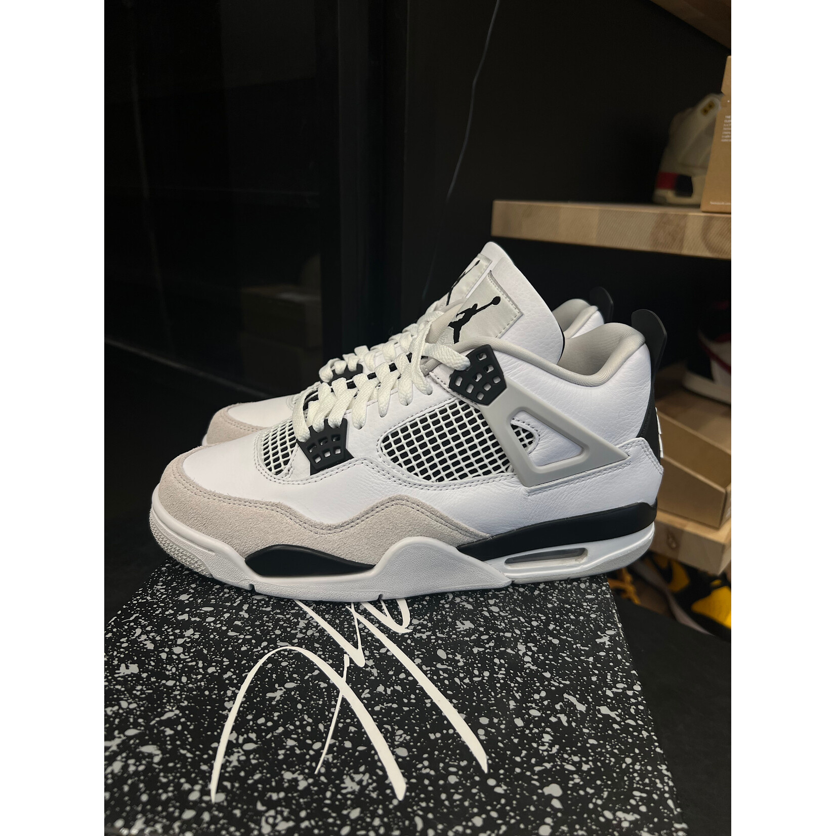 Jordan Jordan 4 Retro Military Black Size 8.5, PREOWNED