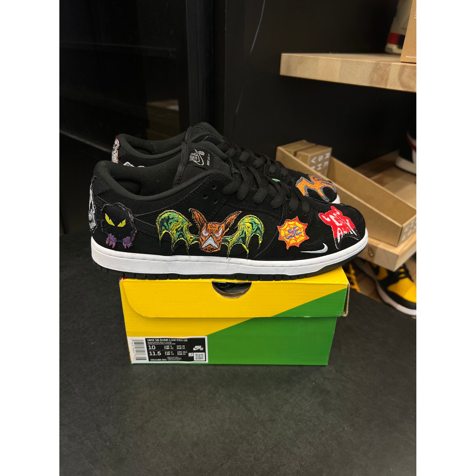 Nike Nike SB Dunk Low Pro QS Neckface Size 10, PREOWNED