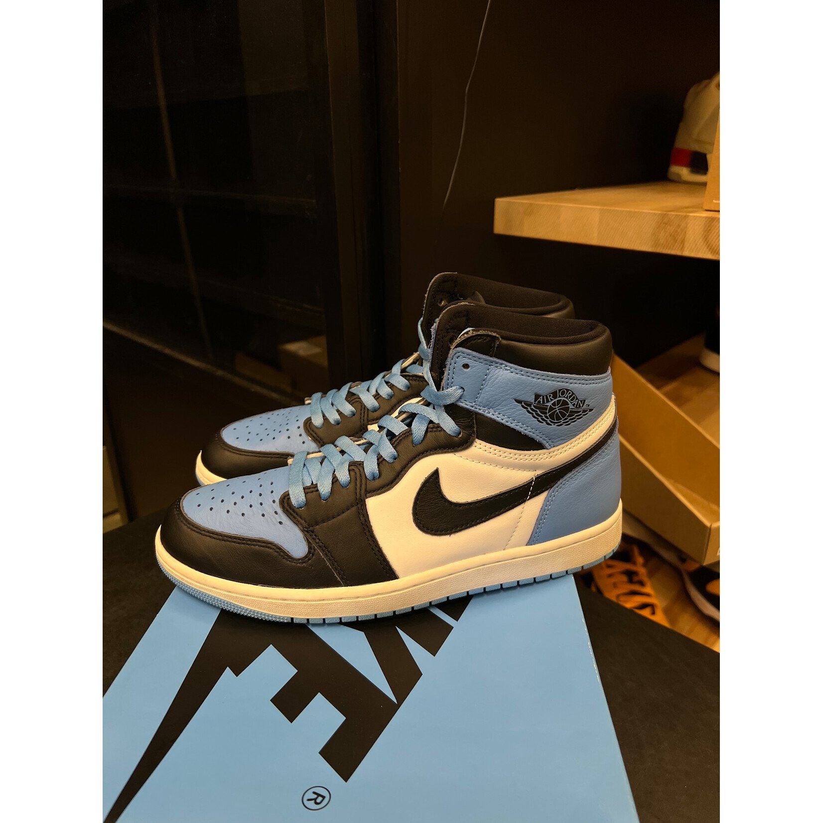 Jordan Jordan 1 Retro High OG UNC Toe Size 10, PREOWNED