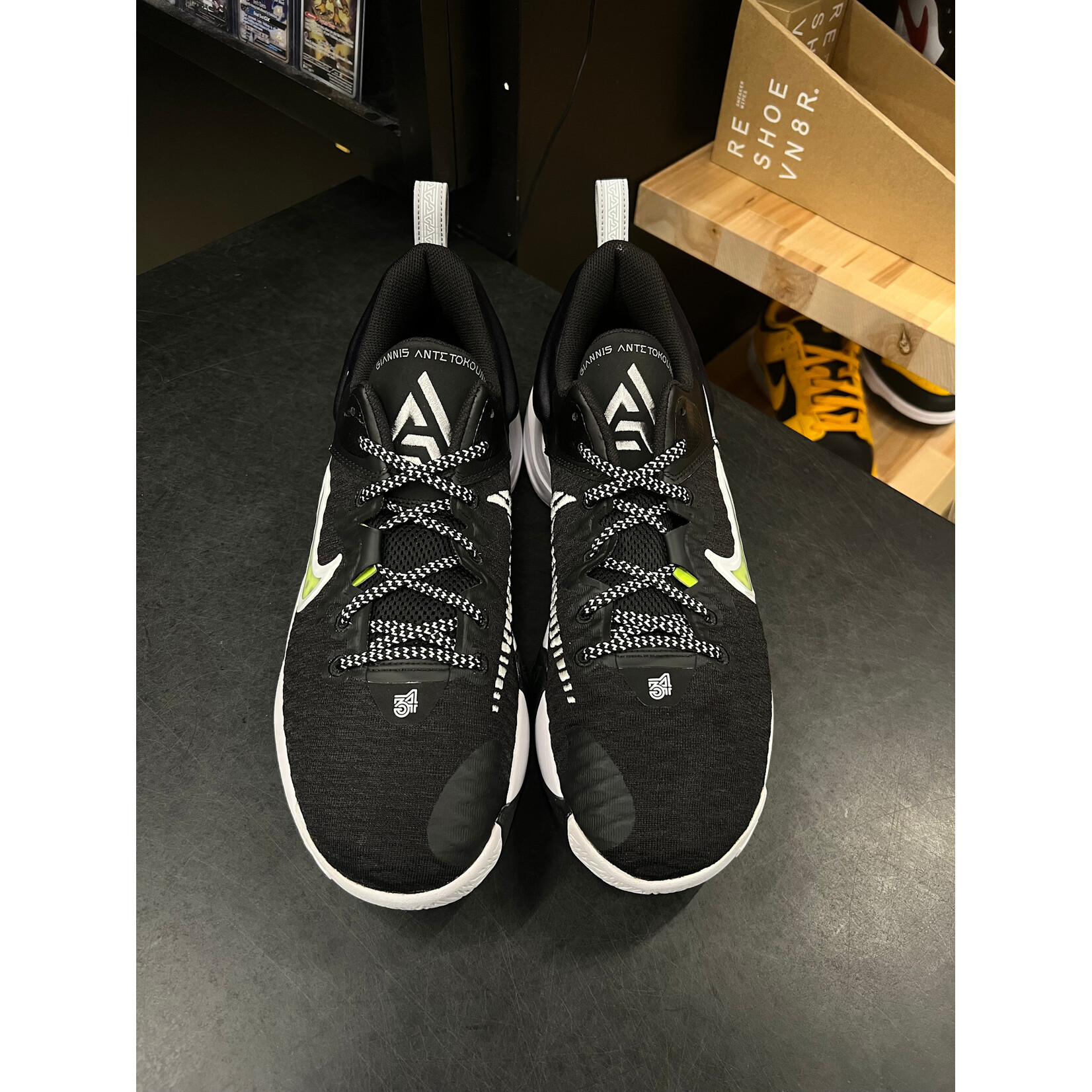 Nike Nike Giannis Immortality Black White Size 11, PREOWNED