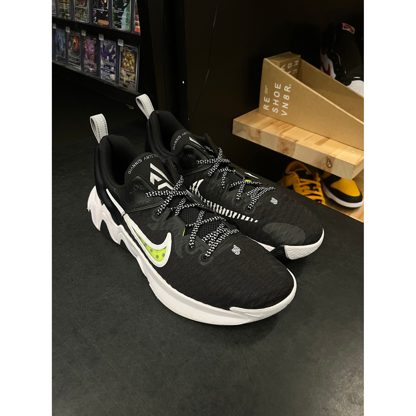 Nike Nike Giannis Immortality Black White Size 11, PREOWNED