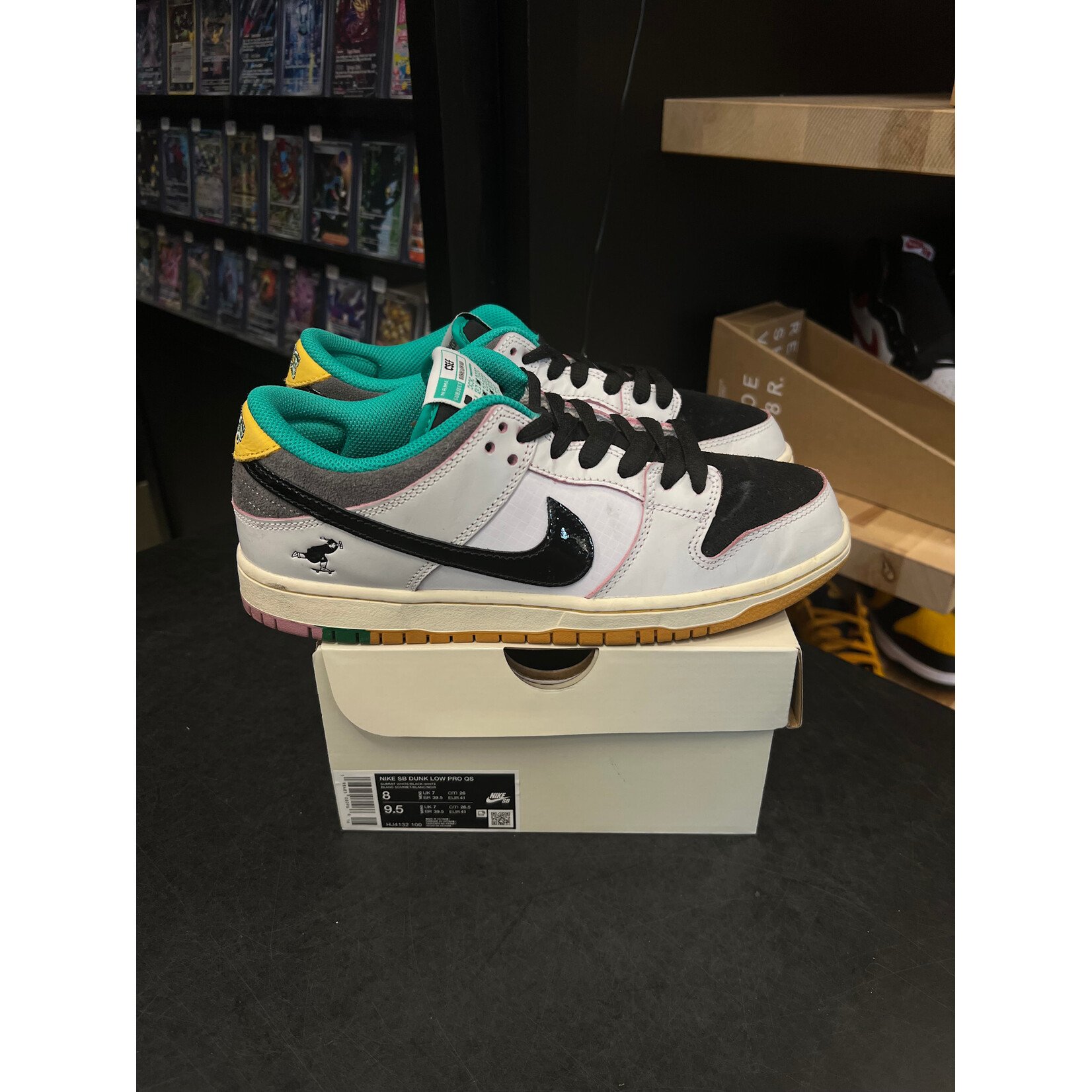 Nike Nike SB Dunk Low CSEF Size 8, PREOWNED