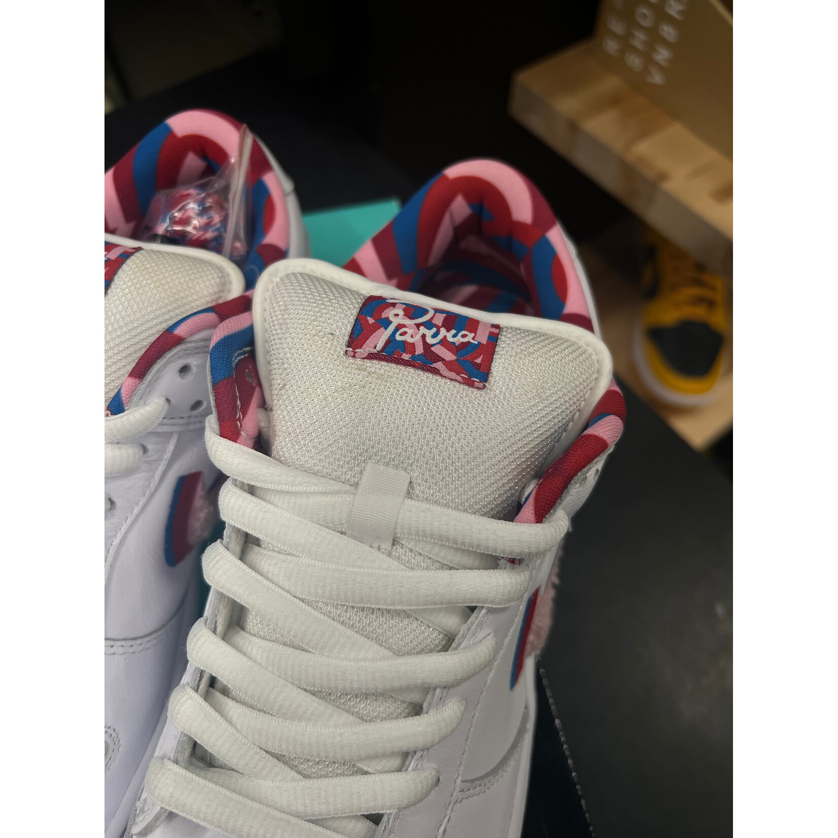 Nike Nike SB Dunk Low Parra Size 9, DS BRAND NEW DAMAGED LID*