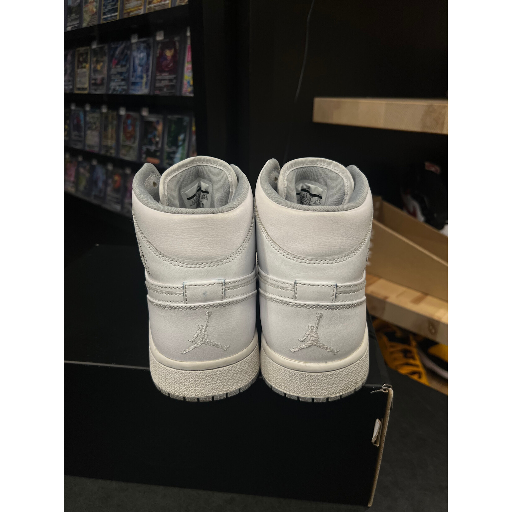 Jordan Jordan 1 Mid White Wolf Grey (2016) Size 9.5, PREOWNED