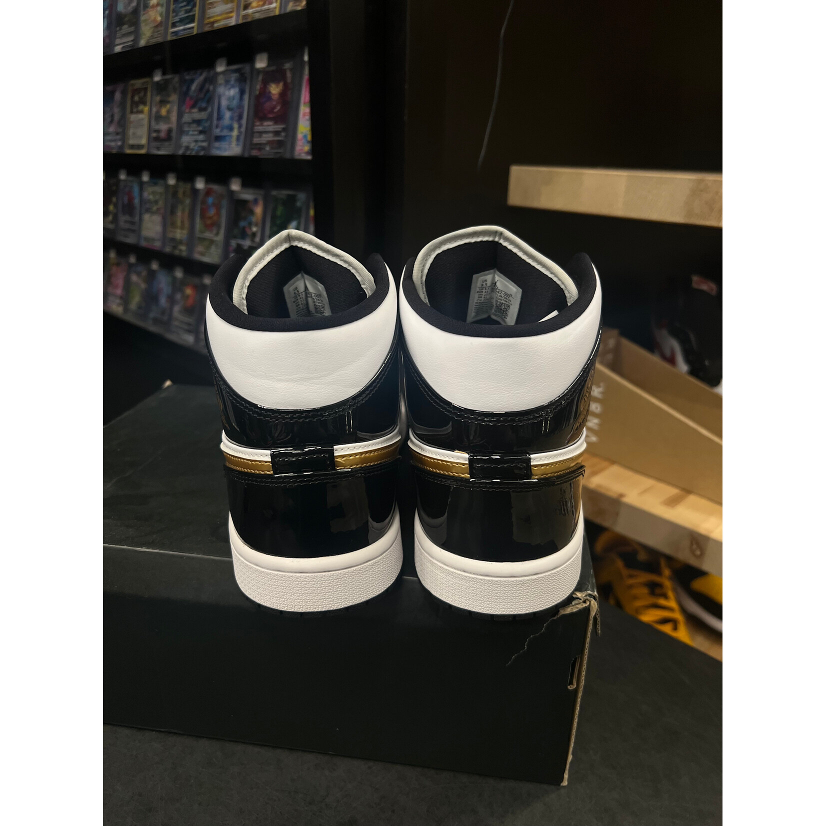 Jordan Jordan 1 Mid Patent Black White Gold Size 9.5, PREOWNED